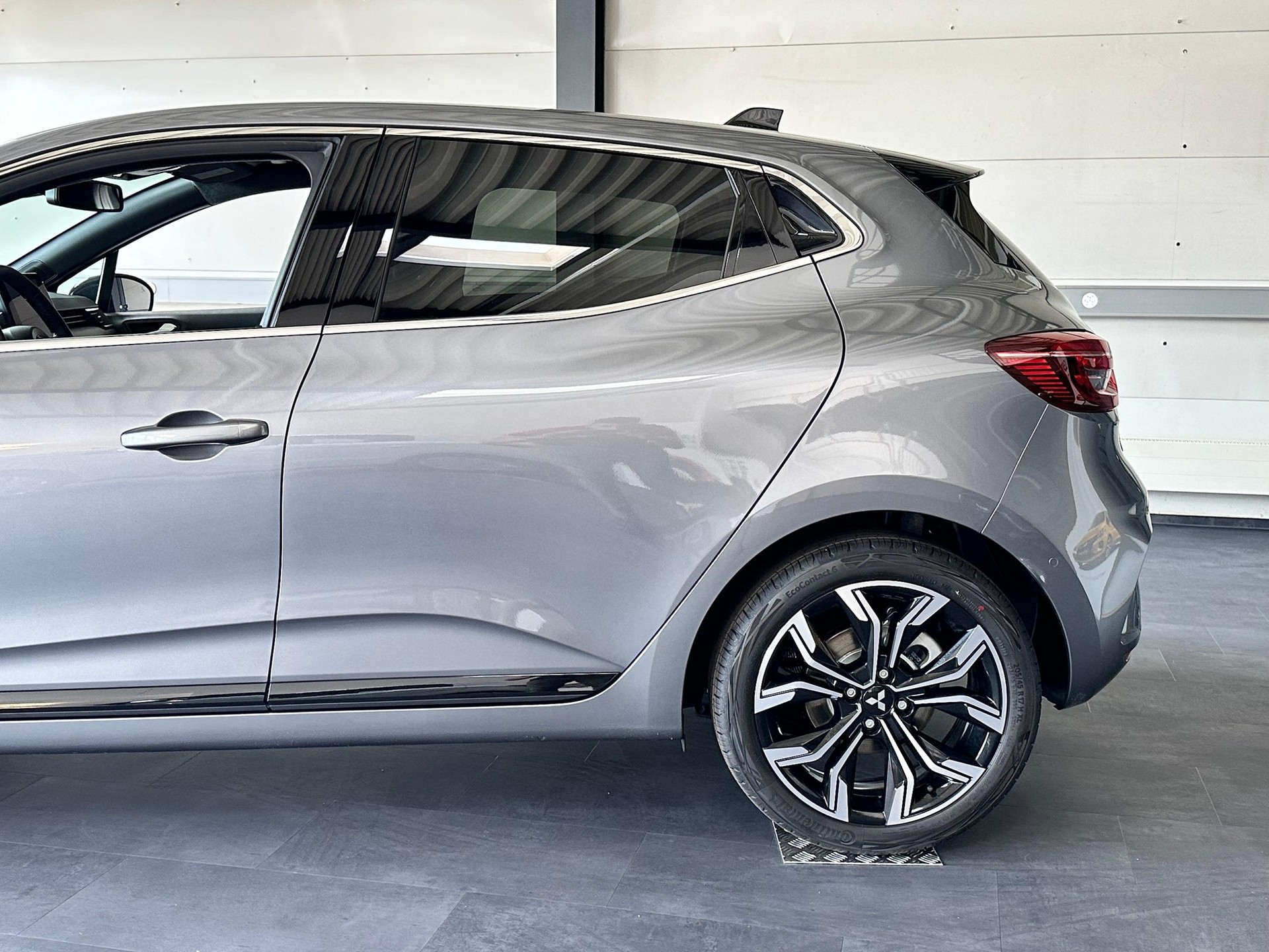 MITSUBISHI Colt 1.6 HEV Instyle-showroom-element-2