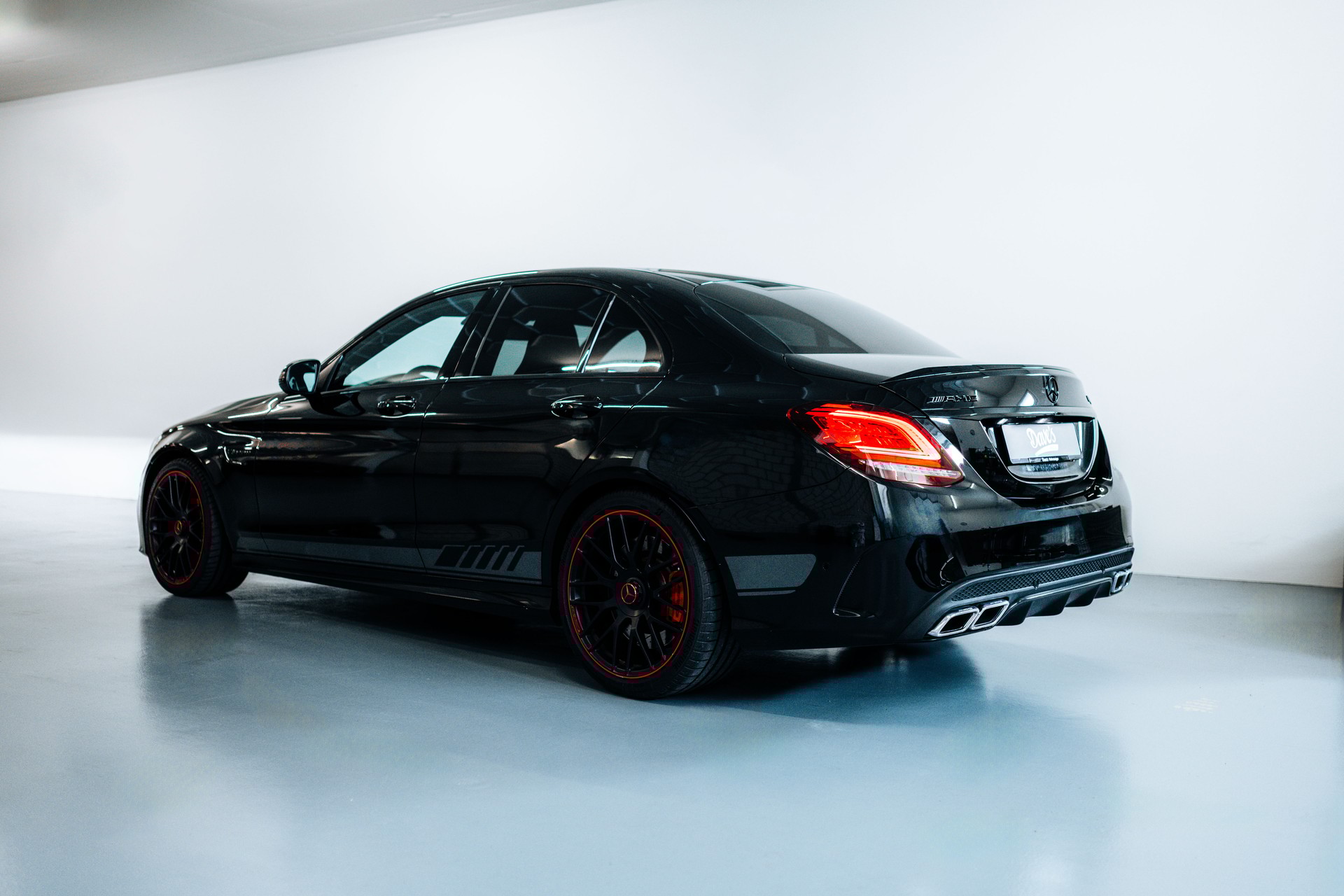 MERCEDES-BENZ C 63 S AMG Edition 1 Speedshift-showroom-element-1