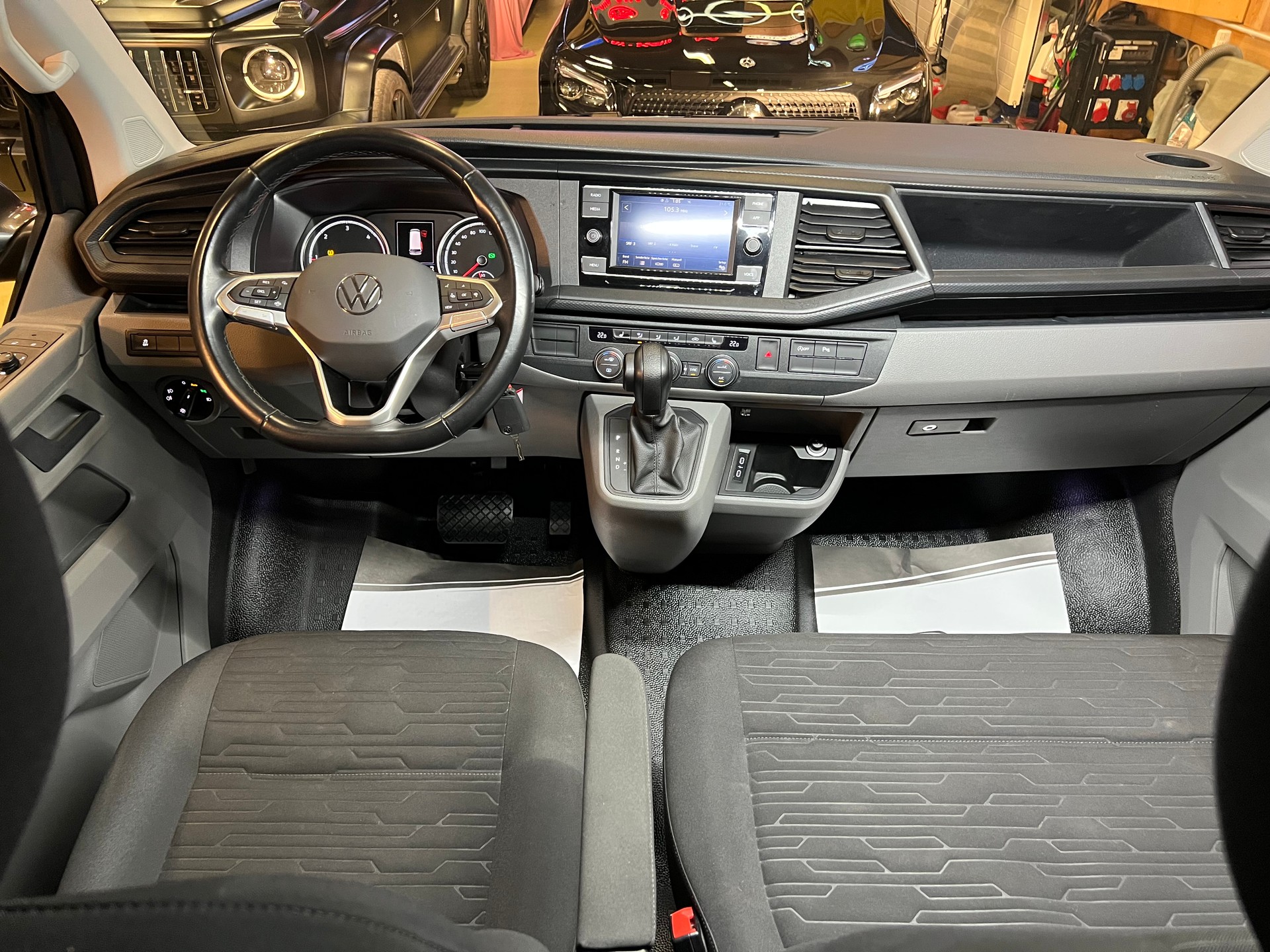 VW CARAVELLE: T6.1 "LANG 3400" MIT 2 X SCHIEBETÜREN. MIT FLÜGELTÜREN HINTEN. DSG 2.0 Bi-TDI  + 9 PLÄTZER + 6 TÜREN CH WAGEN.-showroom-element-3