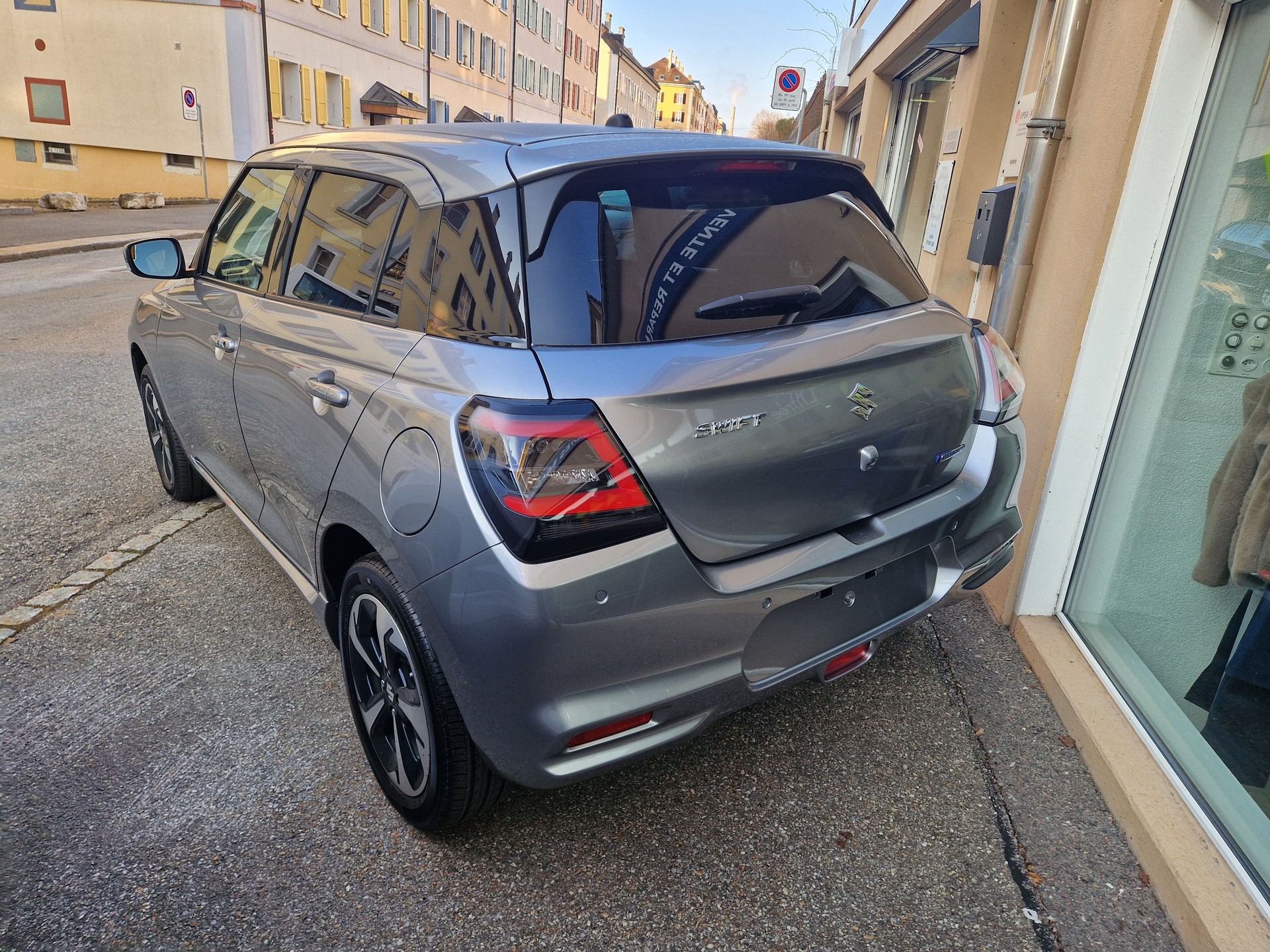 SUZUKI Swift 1.2 Compact Top Hybrid 4x4-image-1