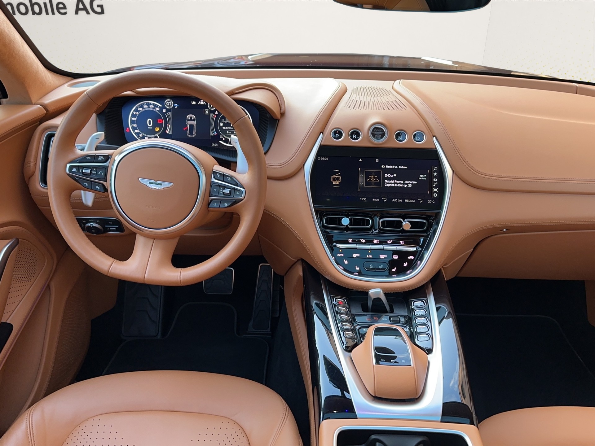 ASTON MARTIN DBX 4.0 V8 (CH)-image-9