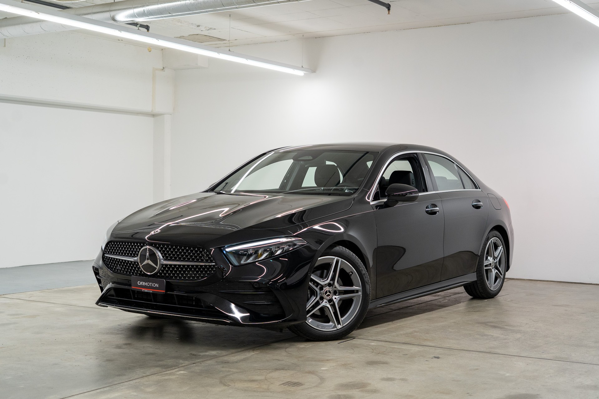 MERCEDES-BENZ A 200 AMG Line Limousine *Facelift*