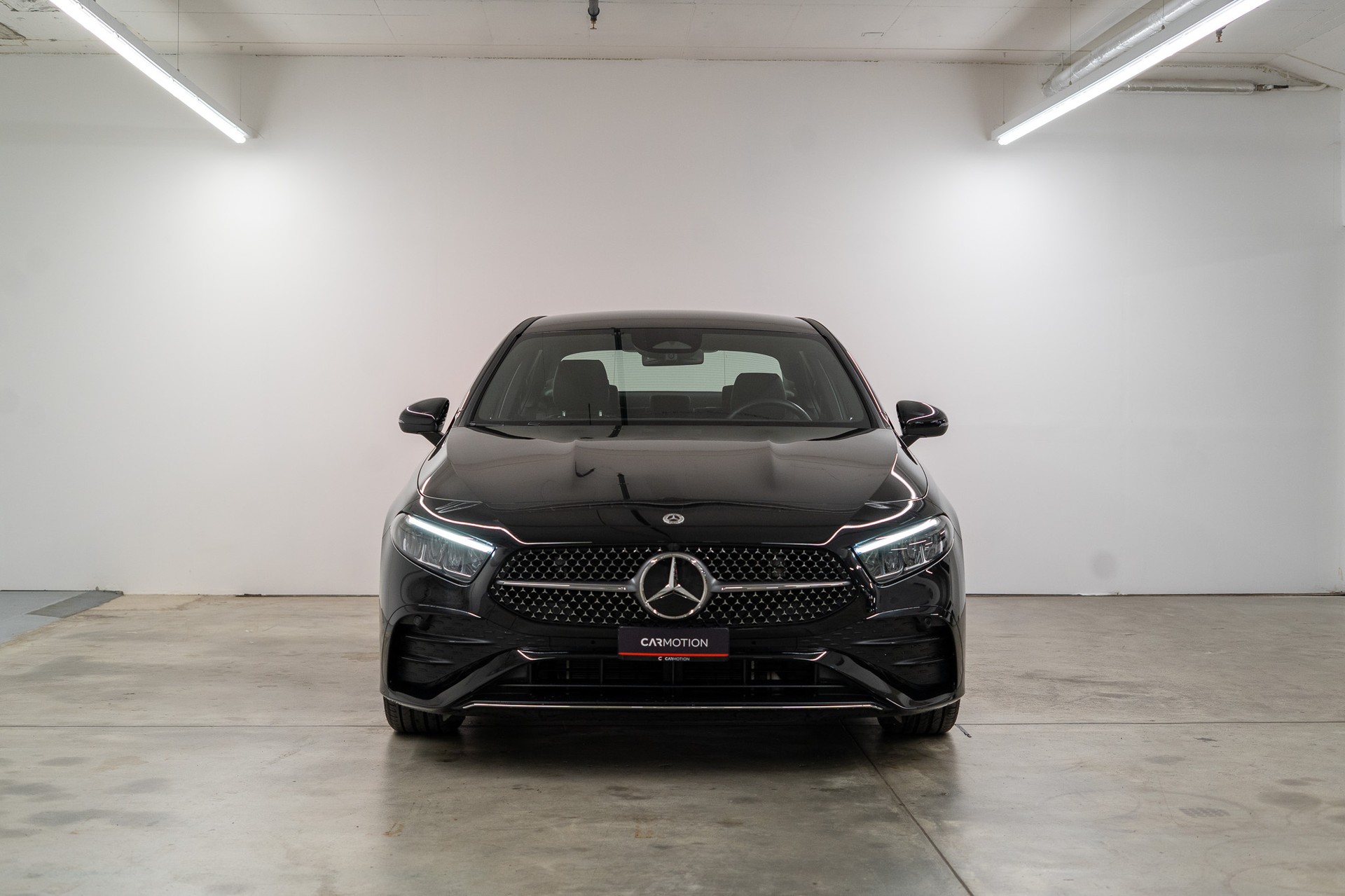 MERCEDES-BENZ A 200 AMG Line Limousine *Facelift*-showroom-element-1
