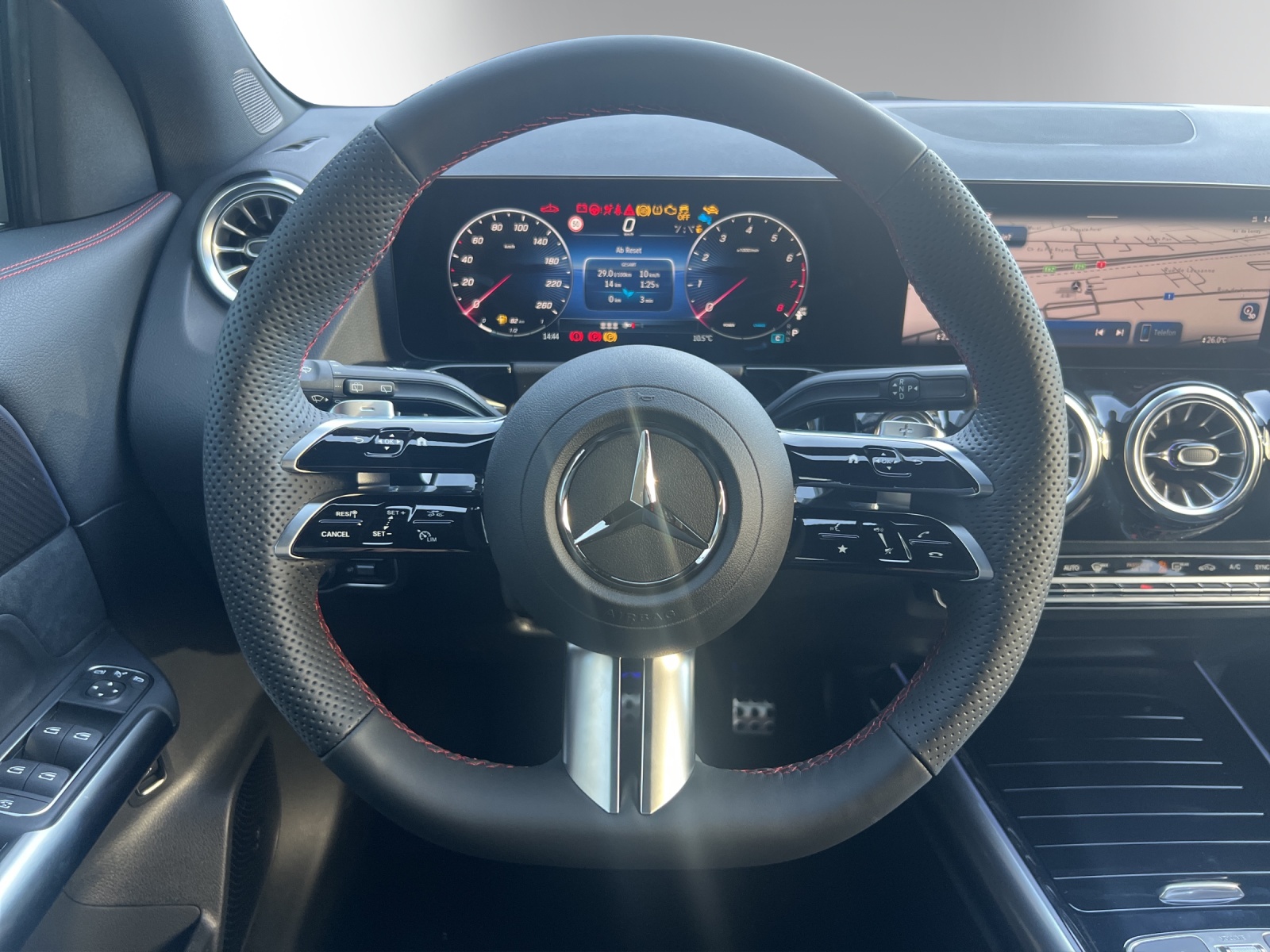 Image MERCEDES-BENZ GLA-200 GLA 200 Night Star 7G-DCT