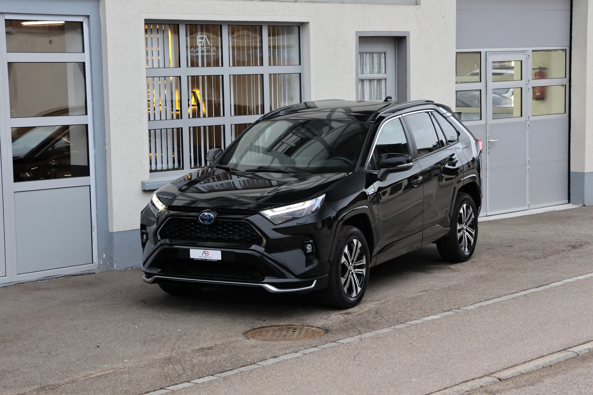 TOYOTA RAV-4 2.5 PHEV Premium e-CVT 4WD (CH)