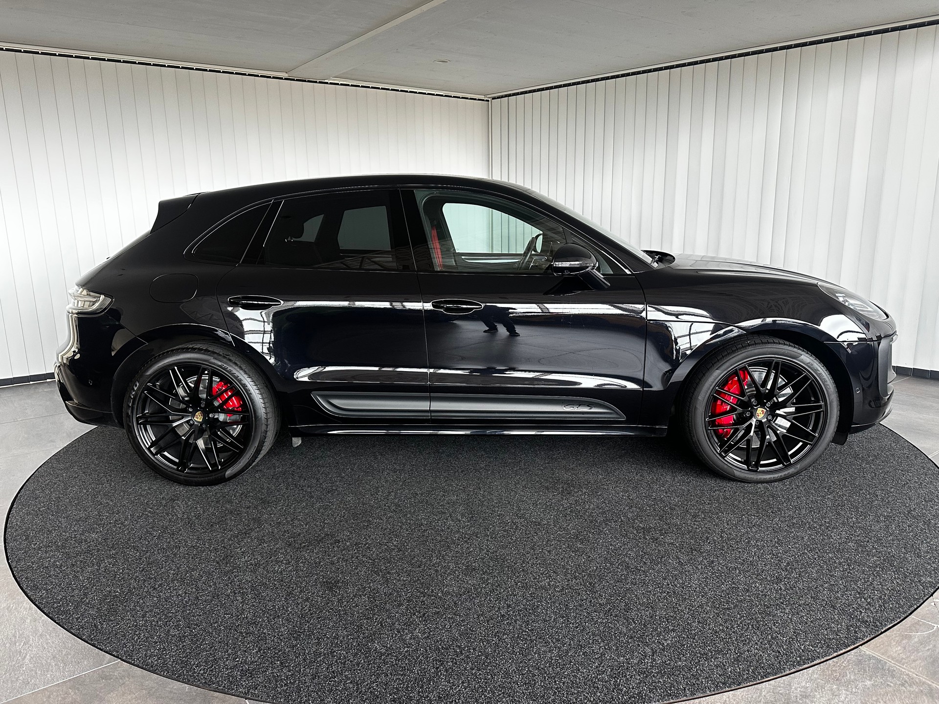 PORSCHE Macan GTS PDK-showroom-element-3