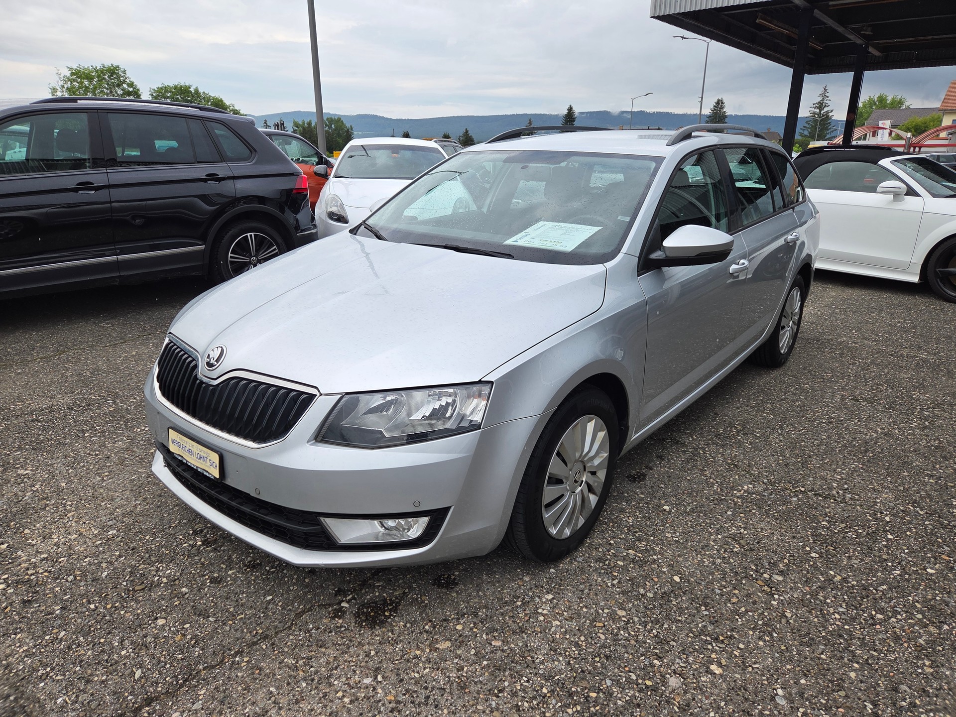 SKODA Octavia Combi 1.6 TDI Ambition DSG-showroom-element-3