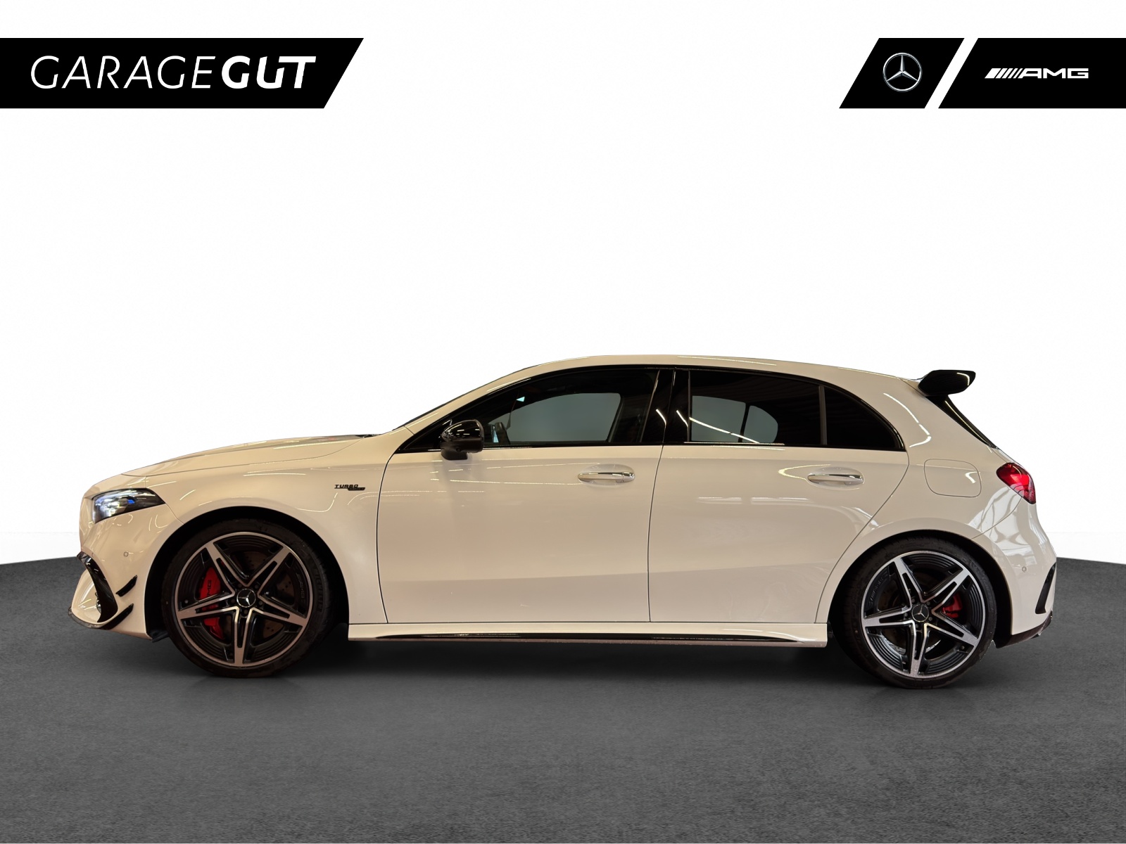 MERCEDES-BENZ A AMG 45 S 4Matic 8G-DCT-showroom-element-1