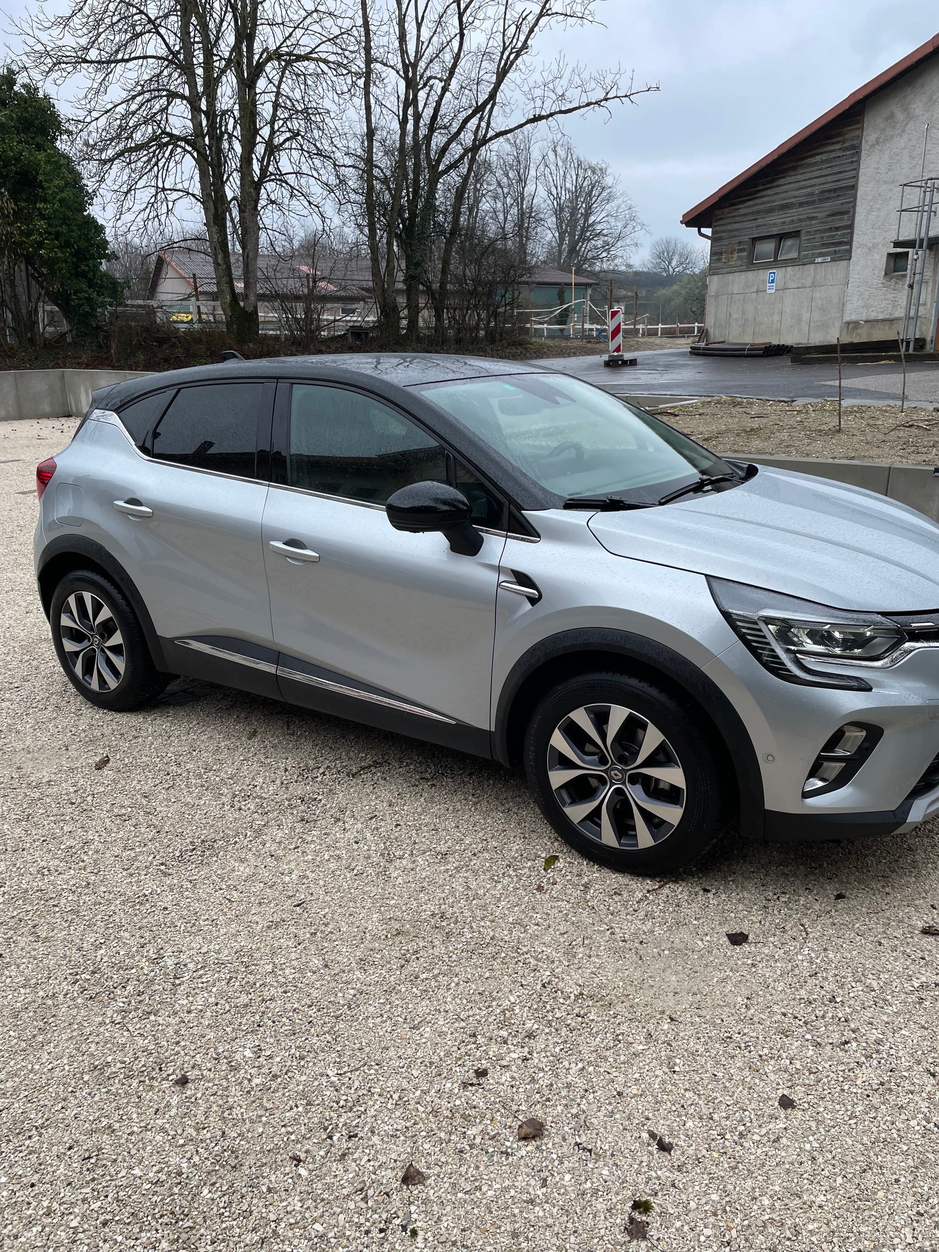 RENAULT Captur 1.6 E-Tech 145 E-Tech Iconic DHT