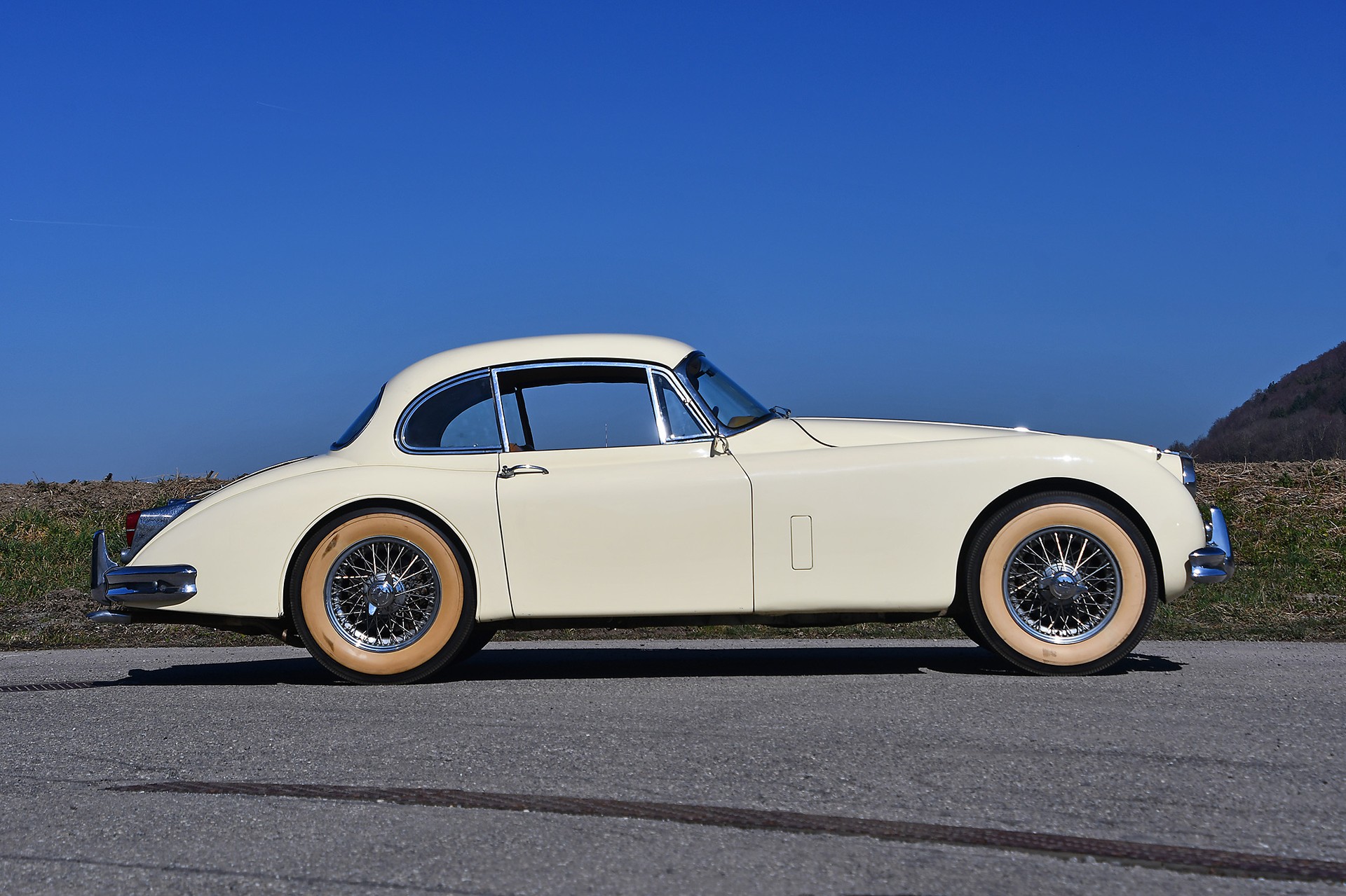 JAGUAR XK 150 3.8-Litre SE FHC-image-6