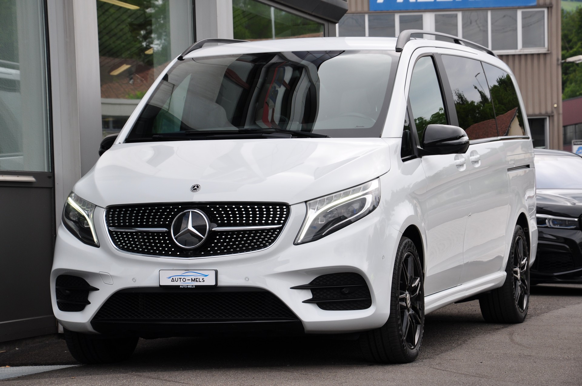 MERCEDES-BENZ V 300 d lang AMG Line Swiss Edition 4Matic 9G-Tronic-showroom-element-3