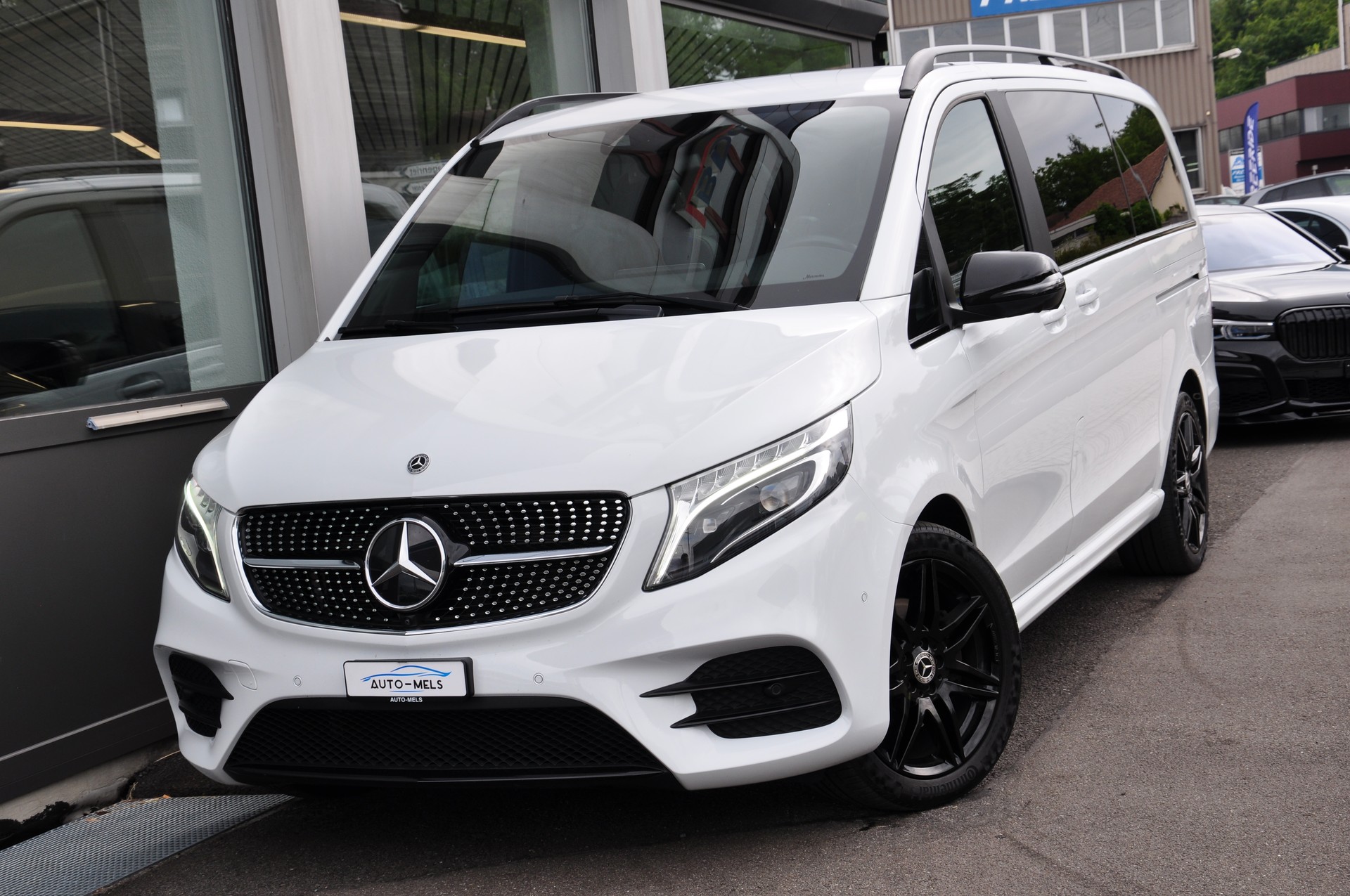 MERCEDES-BENZ V 300 d lang AMG Line Swiss Edition 4Matic 9G-Tronic-showroom-element-1