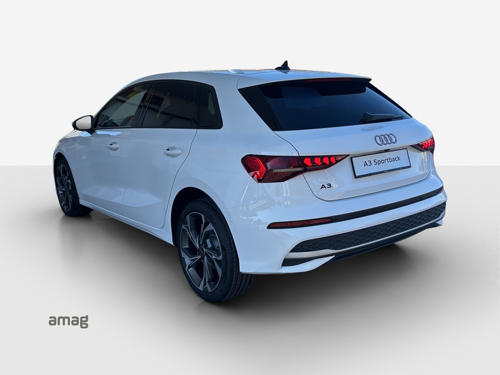AUDI A3 Sportback 35 TFSI Attraction-showroom-element-2
