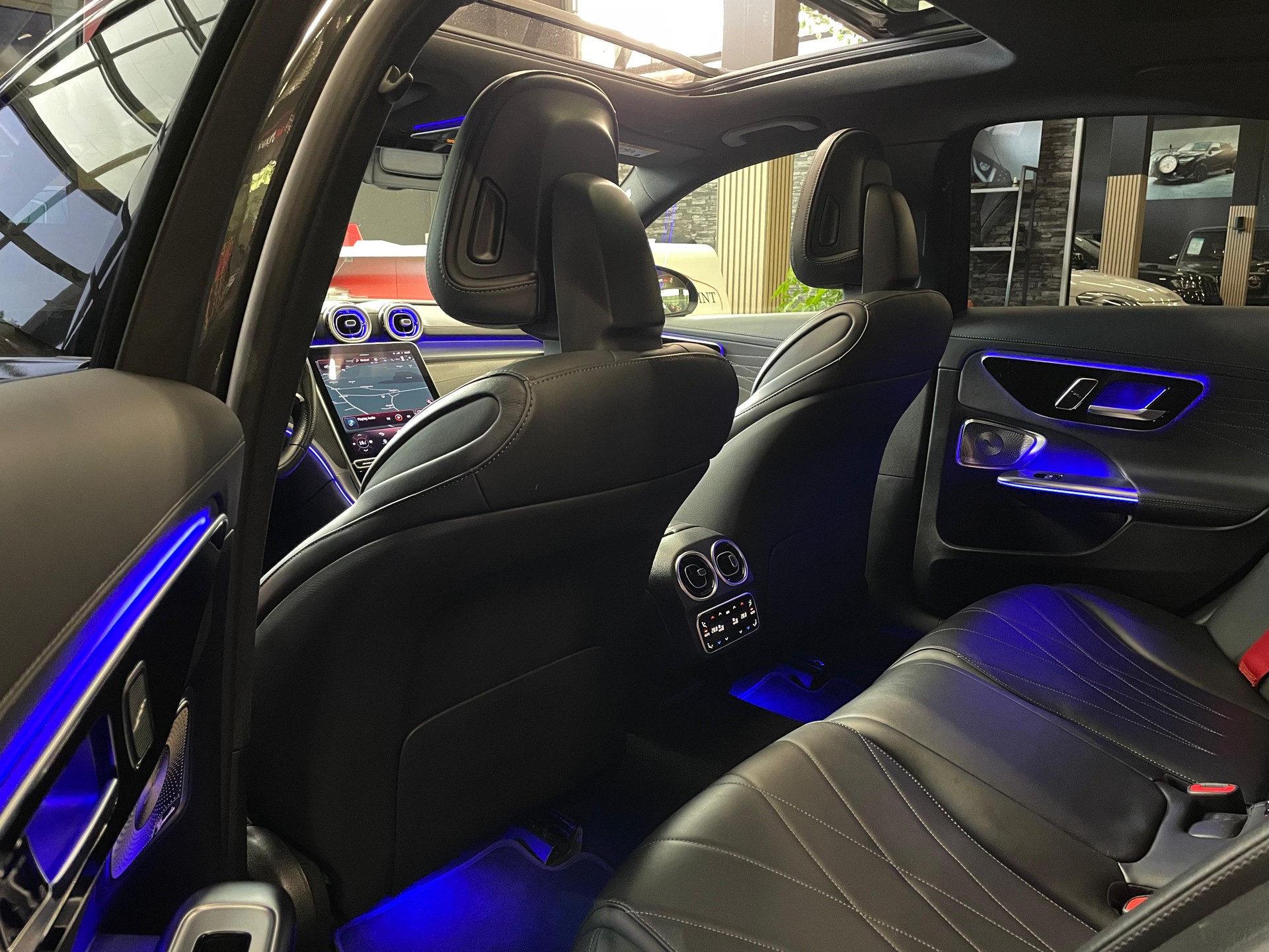 MERCEDES-BENZ C 43 AMG 4 Matic-image-13