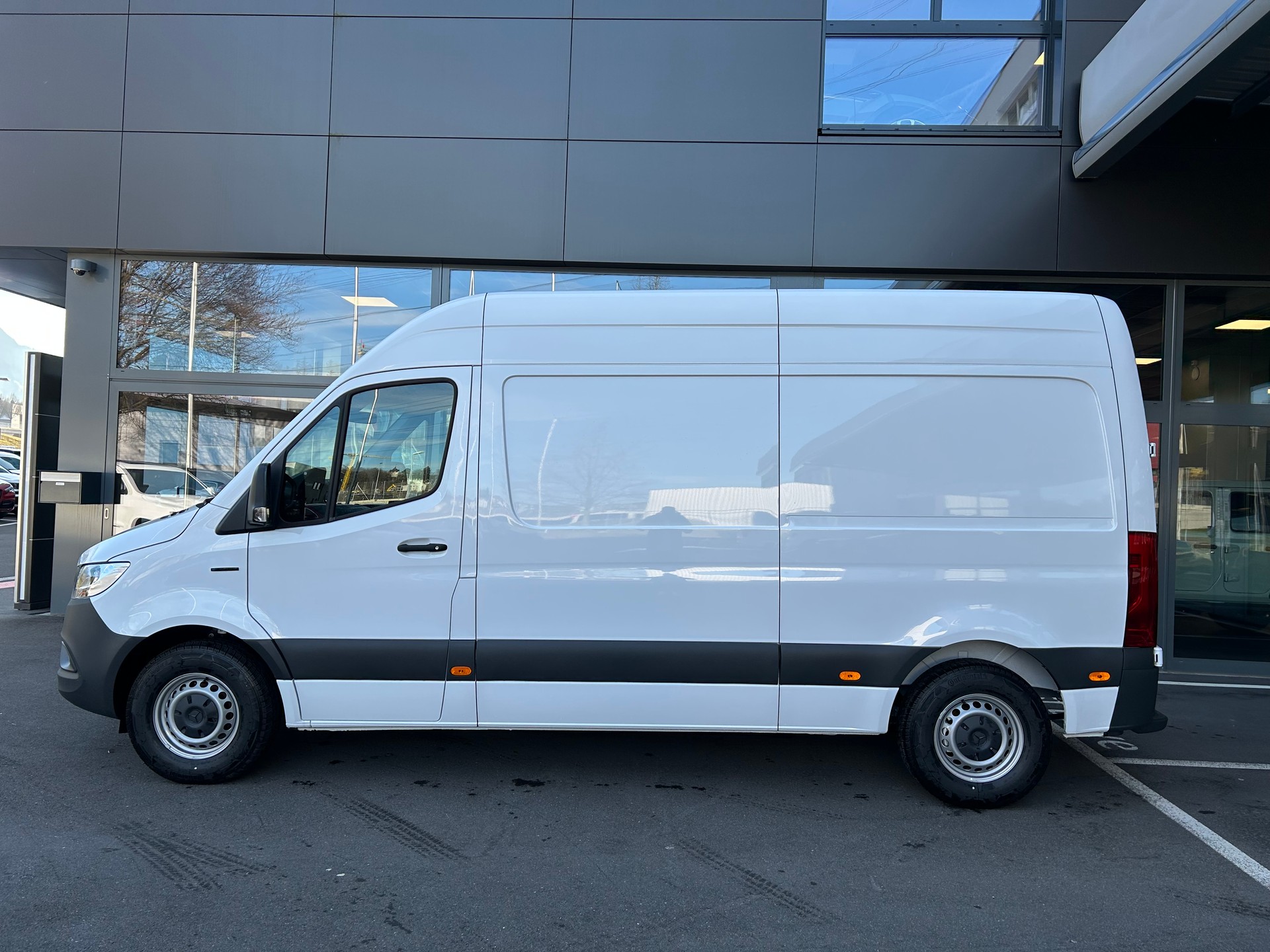 MERCEDES-BENZ eSprinter 312 47kWh Standard-image-9