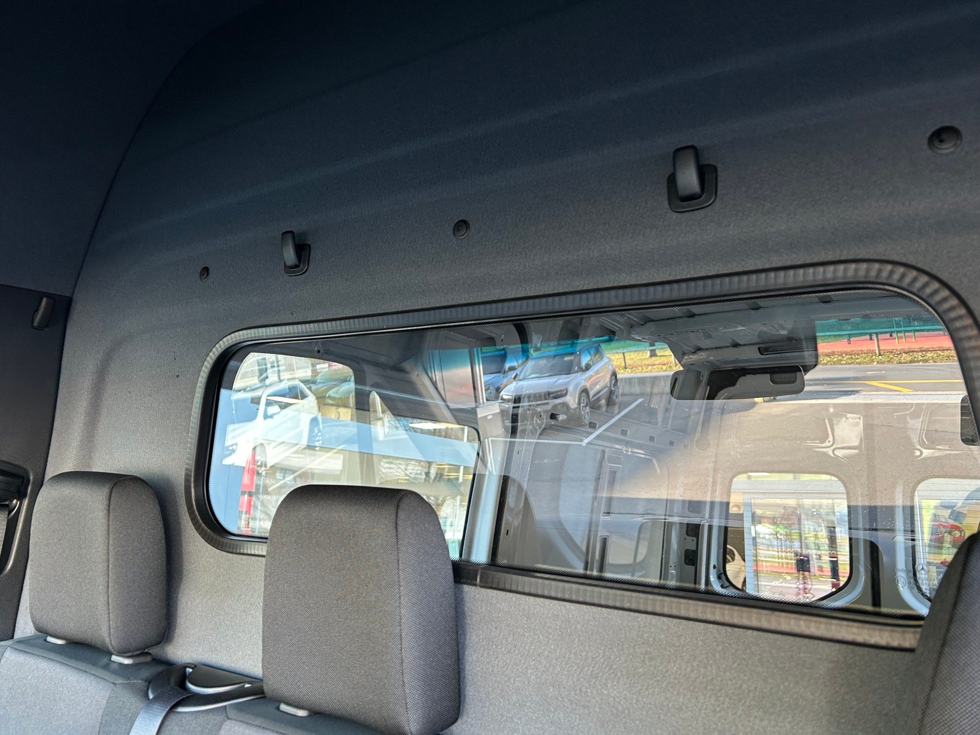 MERCEDES-BENZ eSprinter 312 47kWh Standard-image-14