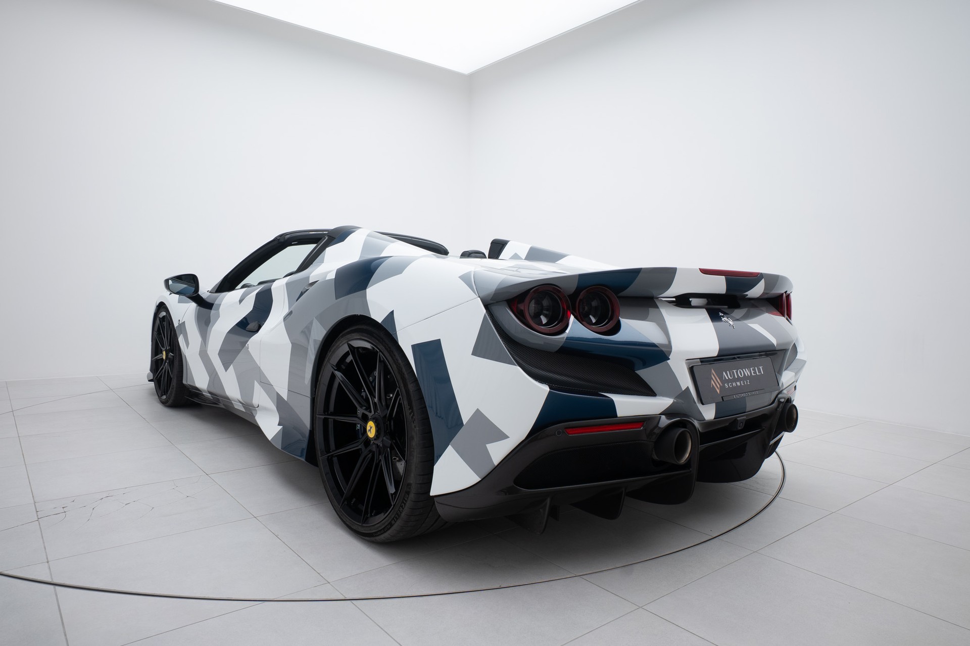 FERRARI F8 Spider Novitec Rebel Edition-showroom-element-2