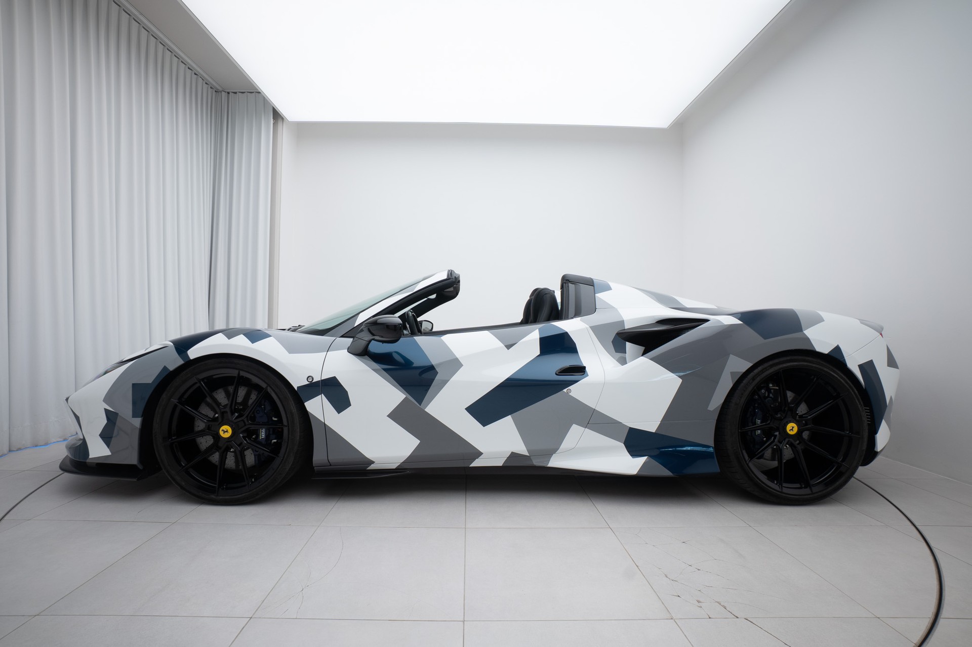 FERRARI F8 Spider Novitec Rebel Edition-showroom-element-1