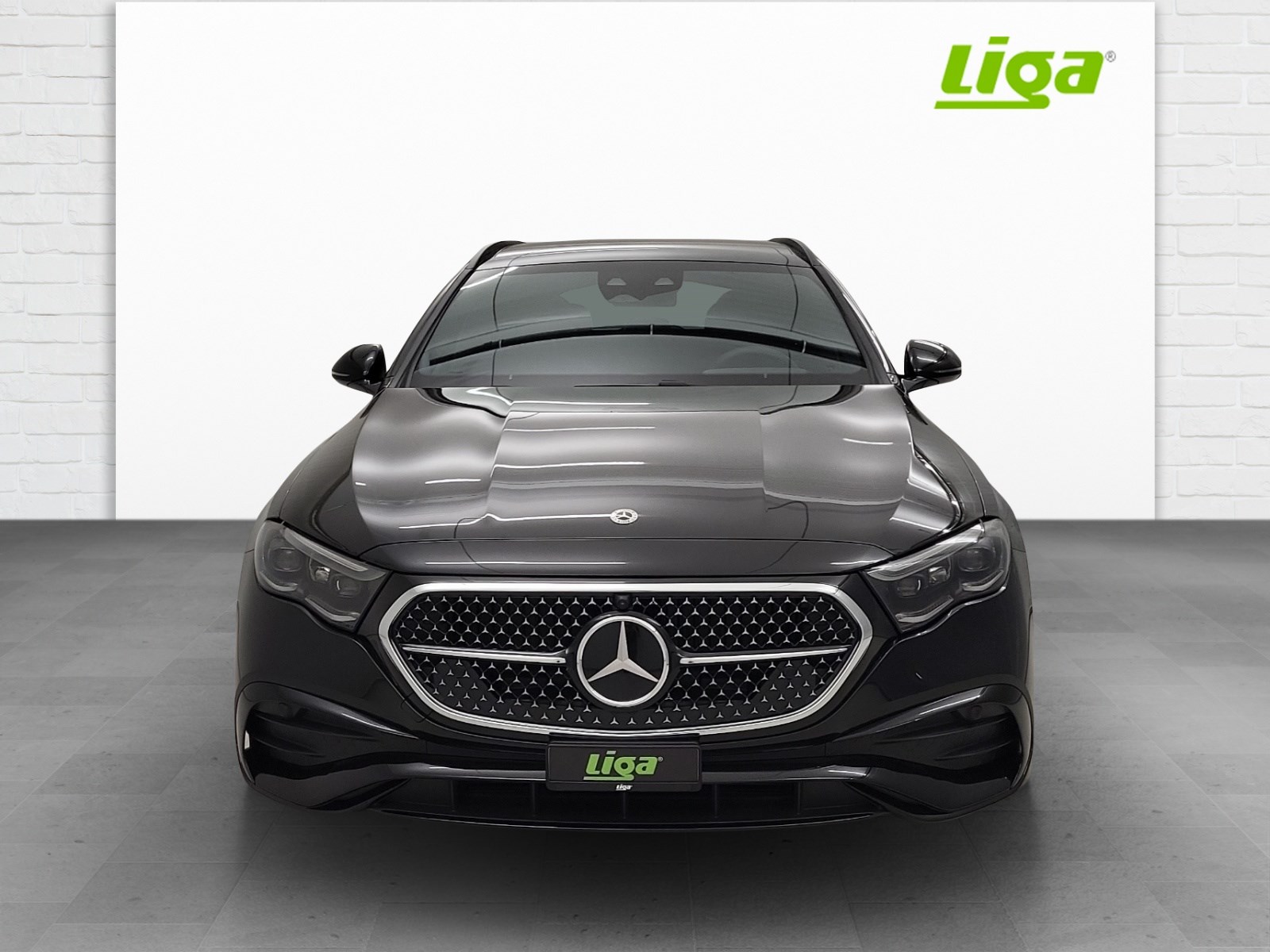 MERCEDES-BENZ E 450 AMG Line 4Matic T-showroom-element-2