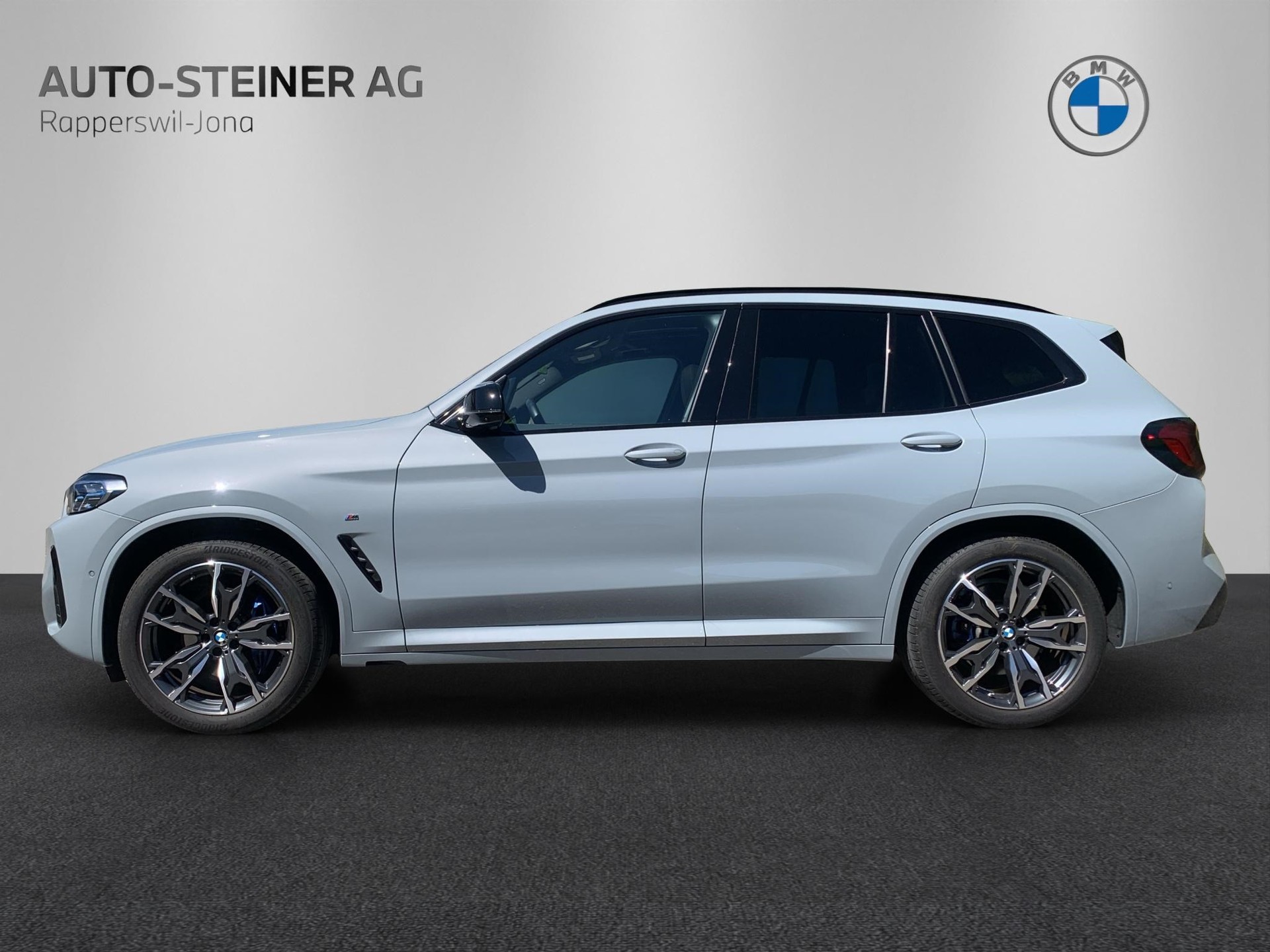 BMW X3 M40i INDIVIDUAL-showroom-element-1