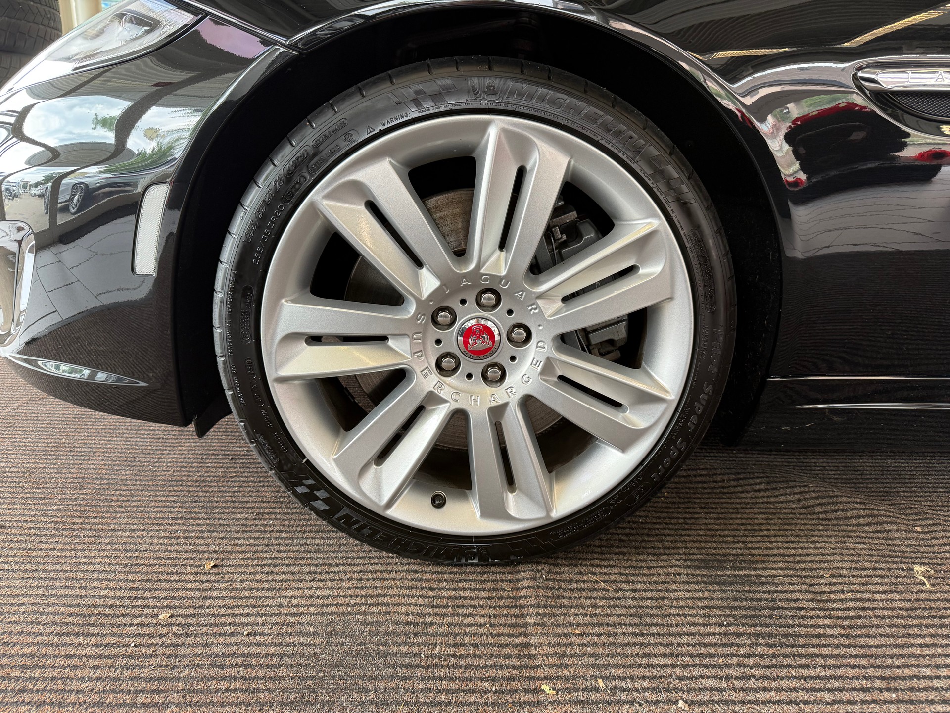 JAGUAR XKR 5.0 V8 SC Automatic | Leder Soft-Gain Ivory Elfenbein |-showroom-element-2