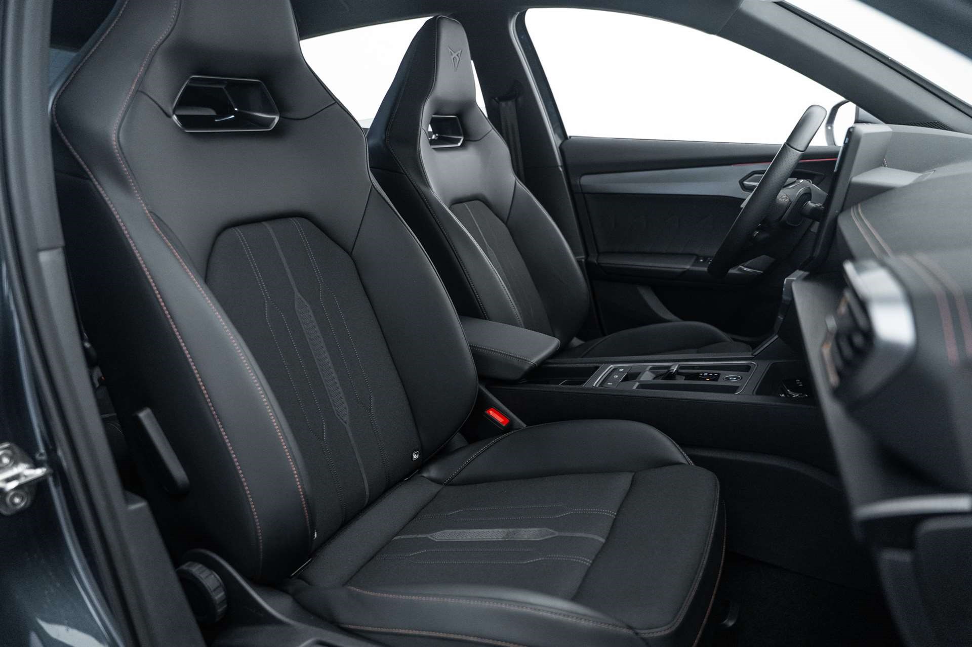 CUPRA Formentor 2.0TSI VZ 4Drive DSG 310PS-image-9
