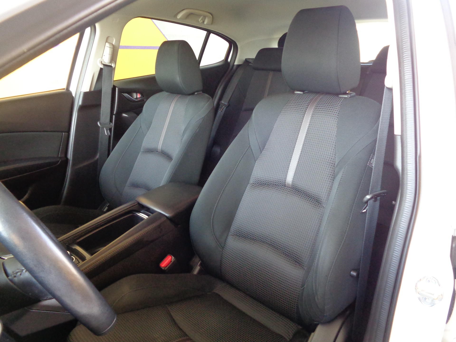 MAZDA 3 SKYACTIV-D 105 Ambition Automat-image-10