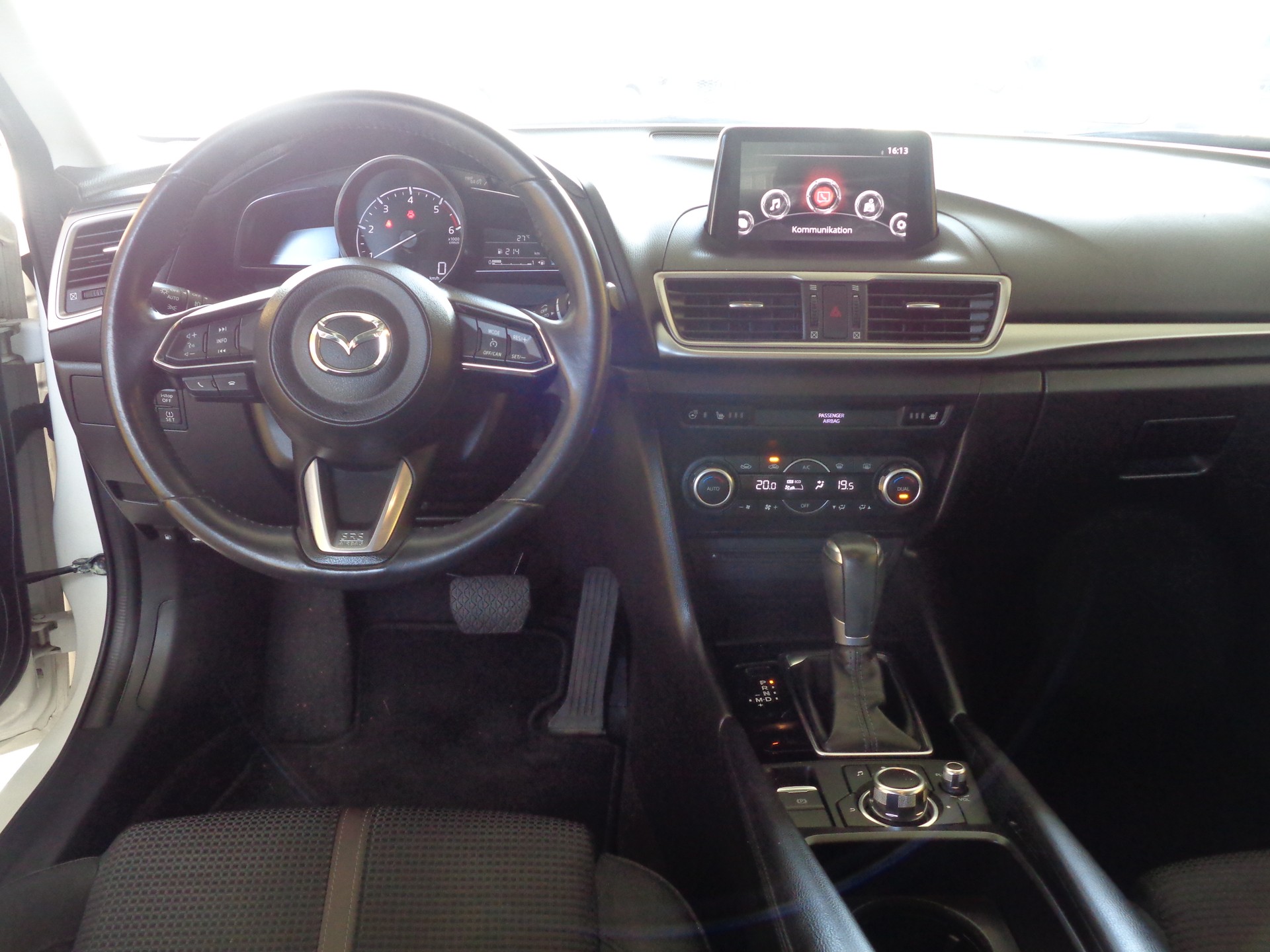 MAZDA 3 SKYACTIV-D 105 Ambition Automat-image-13