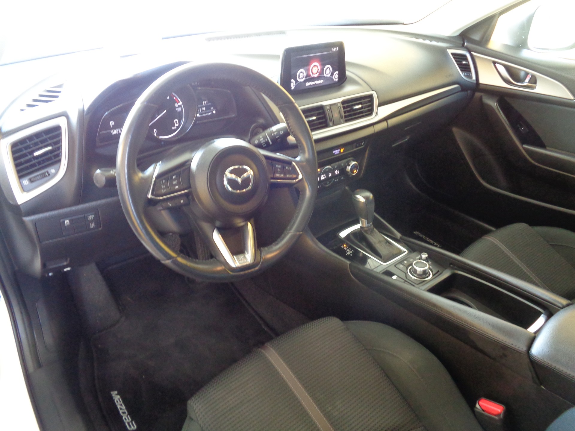 MAZDA 3 SKYACTIV-D 105 Ambition Automat-image-12