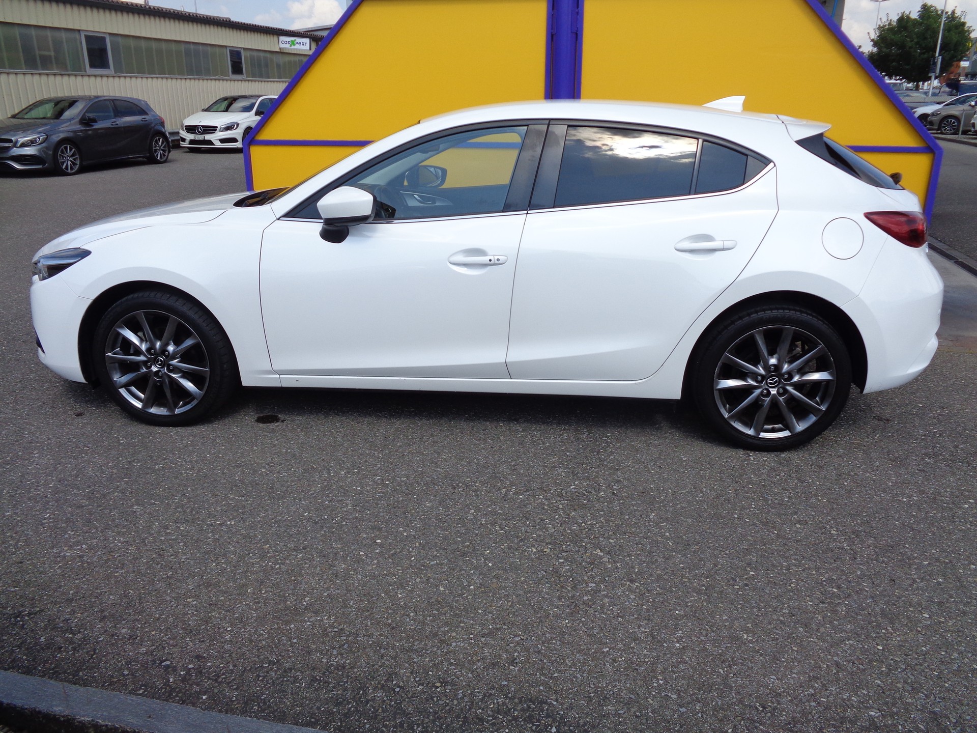 MAZDA 3 SKYACTIV-D 105 Ambition Automat-image-6