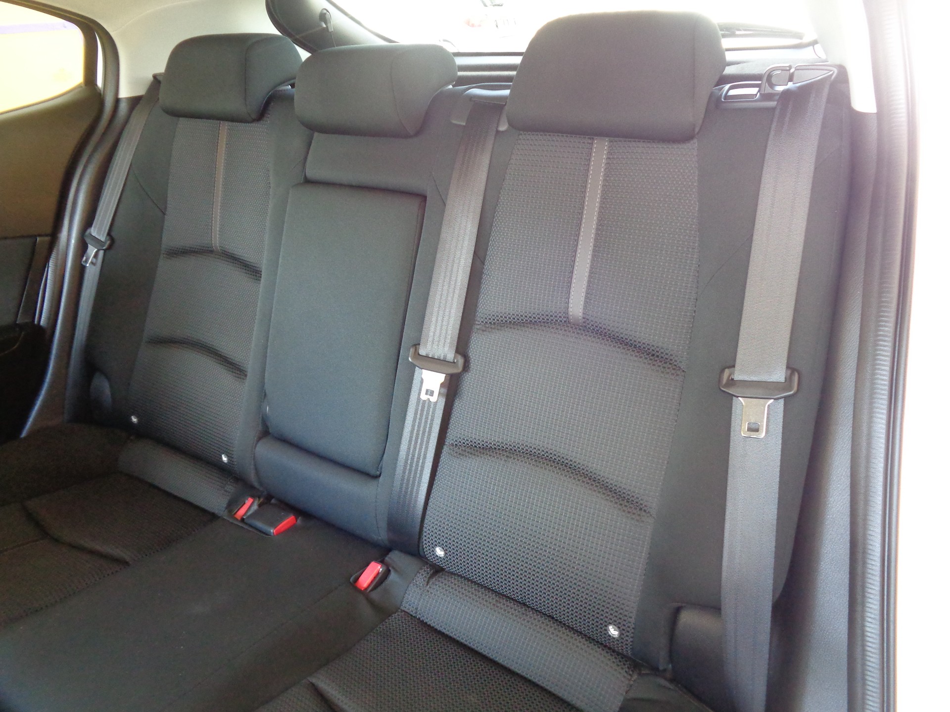 MAZDA 3 SKYACTIV-D 105 Ambition Automat-image-11