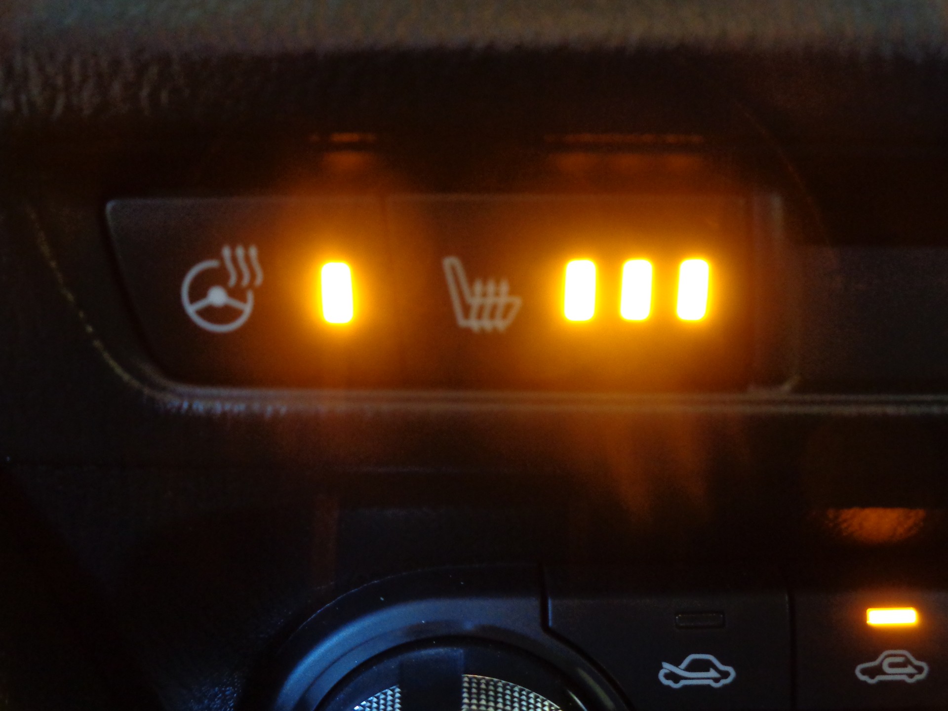 MAZDA 3 SKYACTIV-D 105 Ambition Automat-image-22