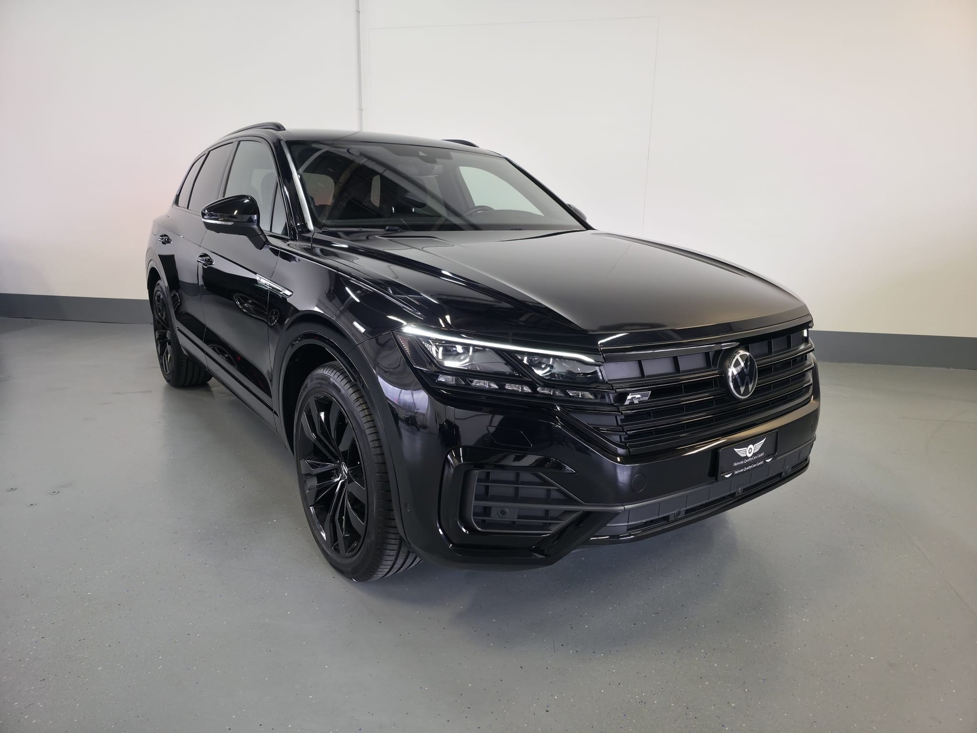 VW Touareg 3.0 TDI R Line Tiptronic-showroom-element-3