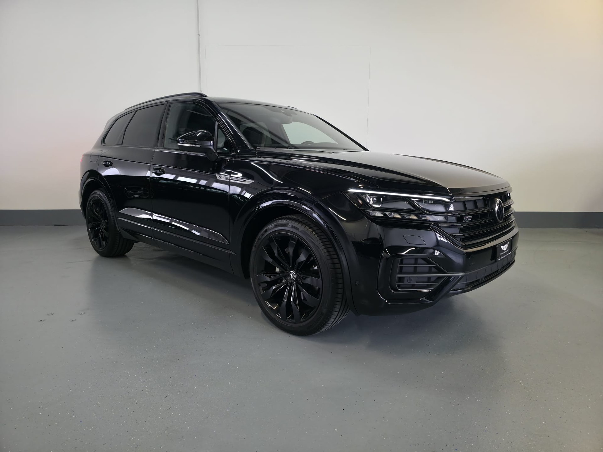 VW Touareg 3.0 TDI R Line Tiptronic-showroom-element-2