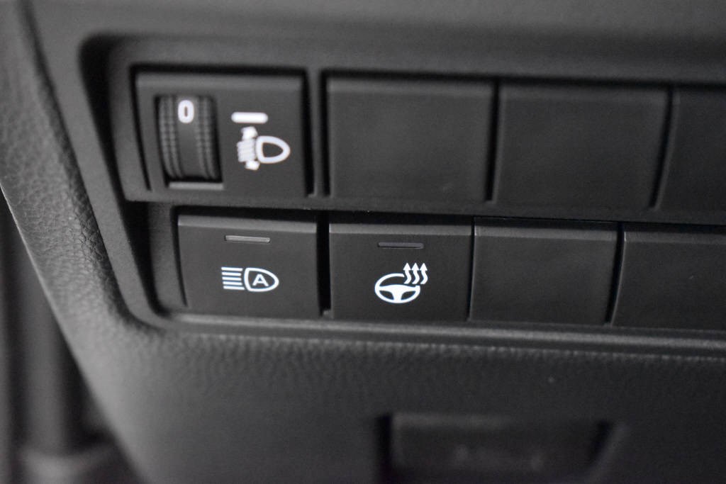 TOYOTA Yaris 1.5 VVT-i HSD Comfort Sport-image-8