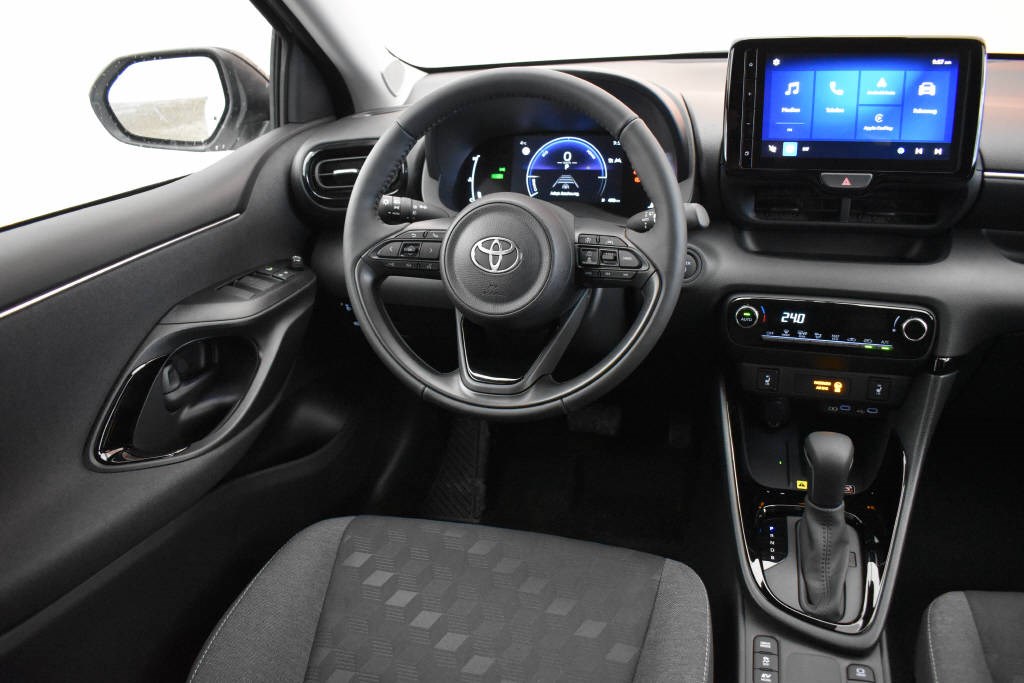 TOYOTA Yaris 1.5 VVT-i HSD Comfort Sport-image-9
