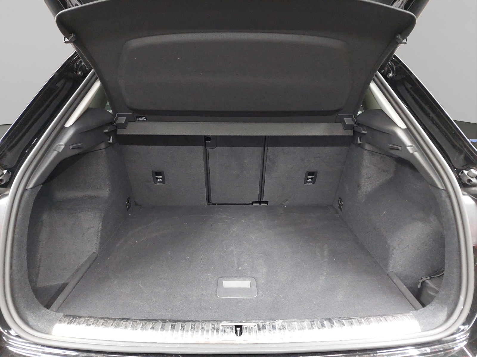 AUDI Q3 35 TDI S line quattro S-tronic-image-10