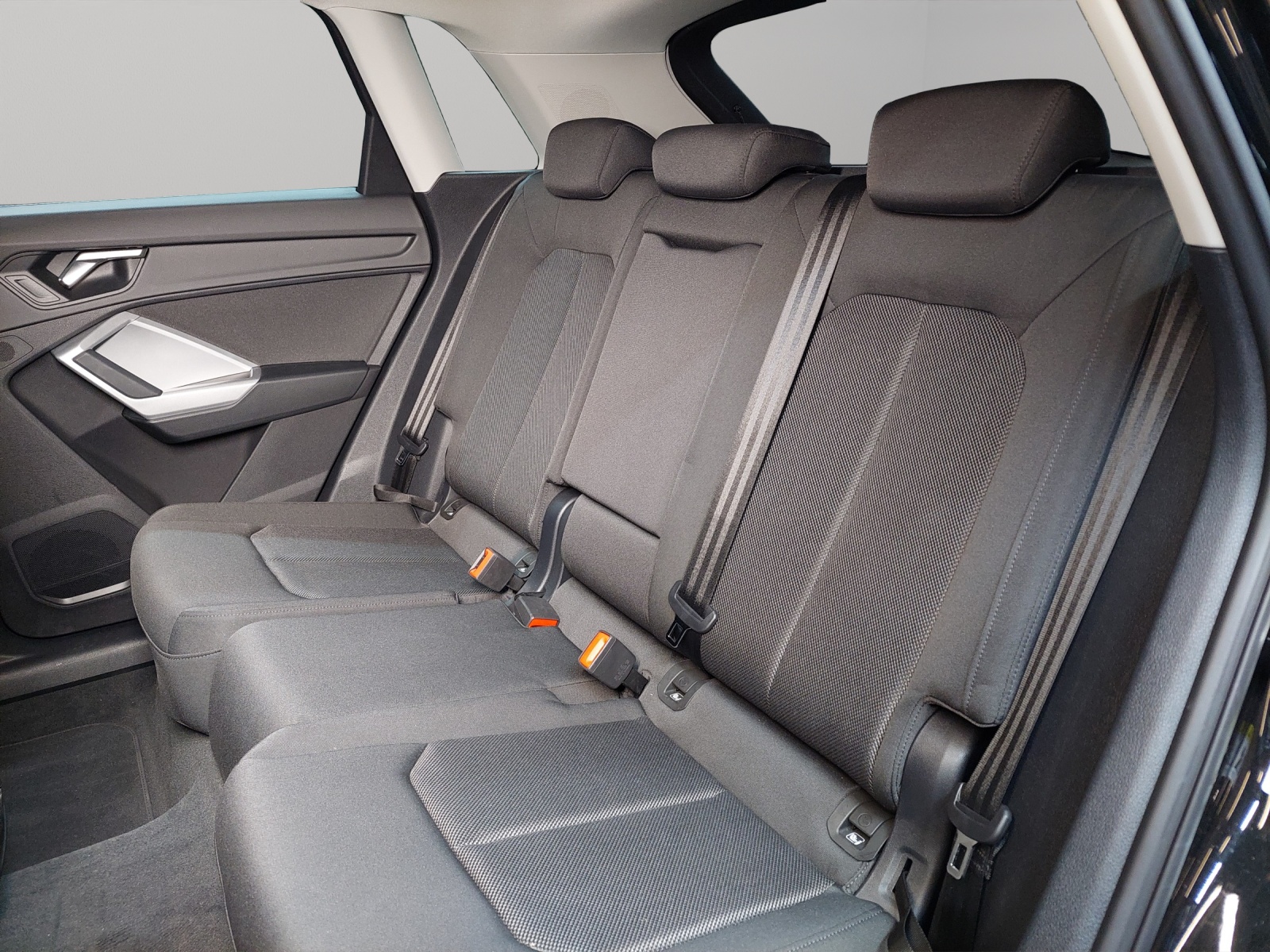 AUDI Q3 35 TDI S line quattro S-tronic-image-7
