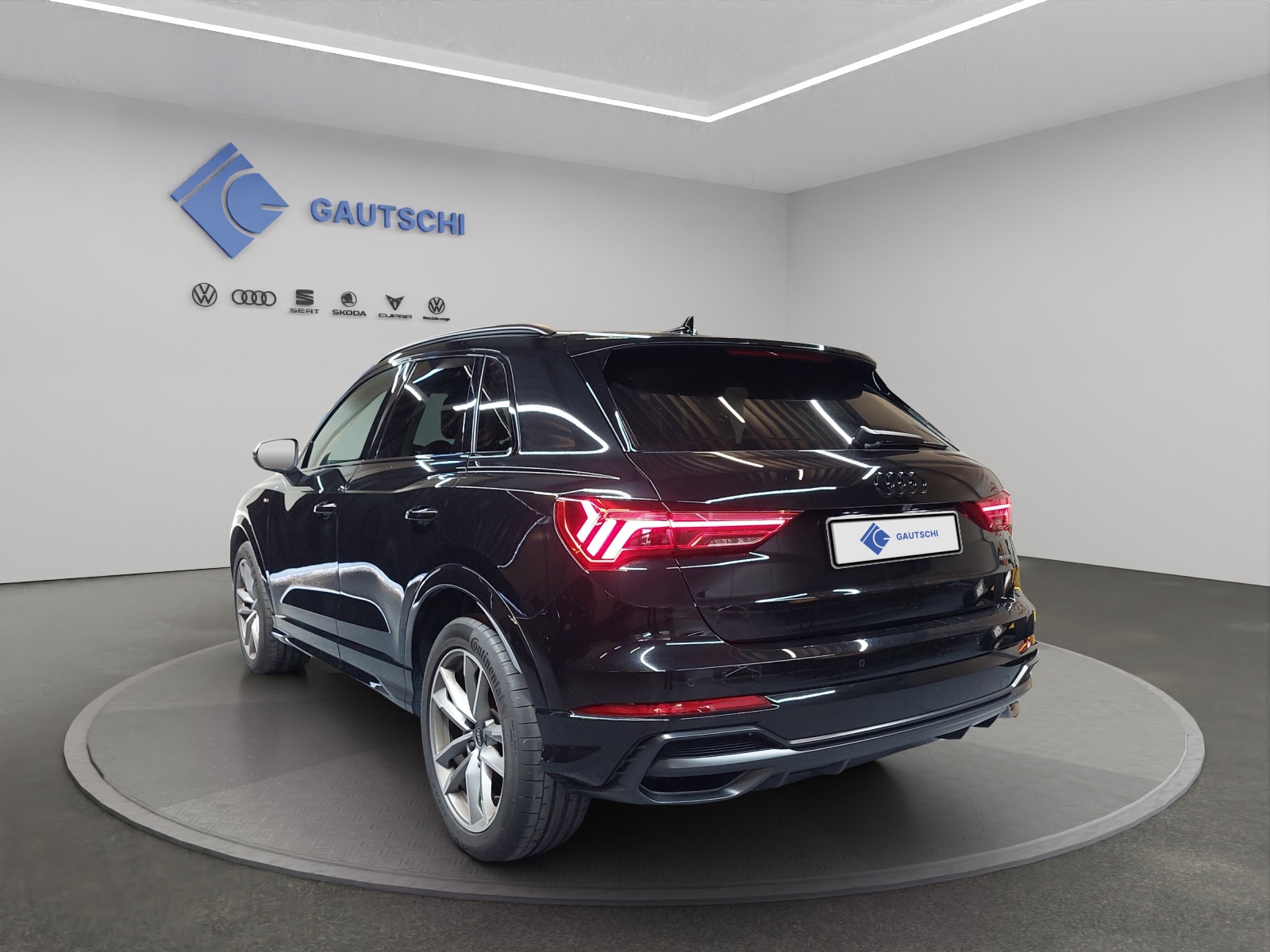 AUDI Q3 35 TDI S line quattro S-tronic-image-2