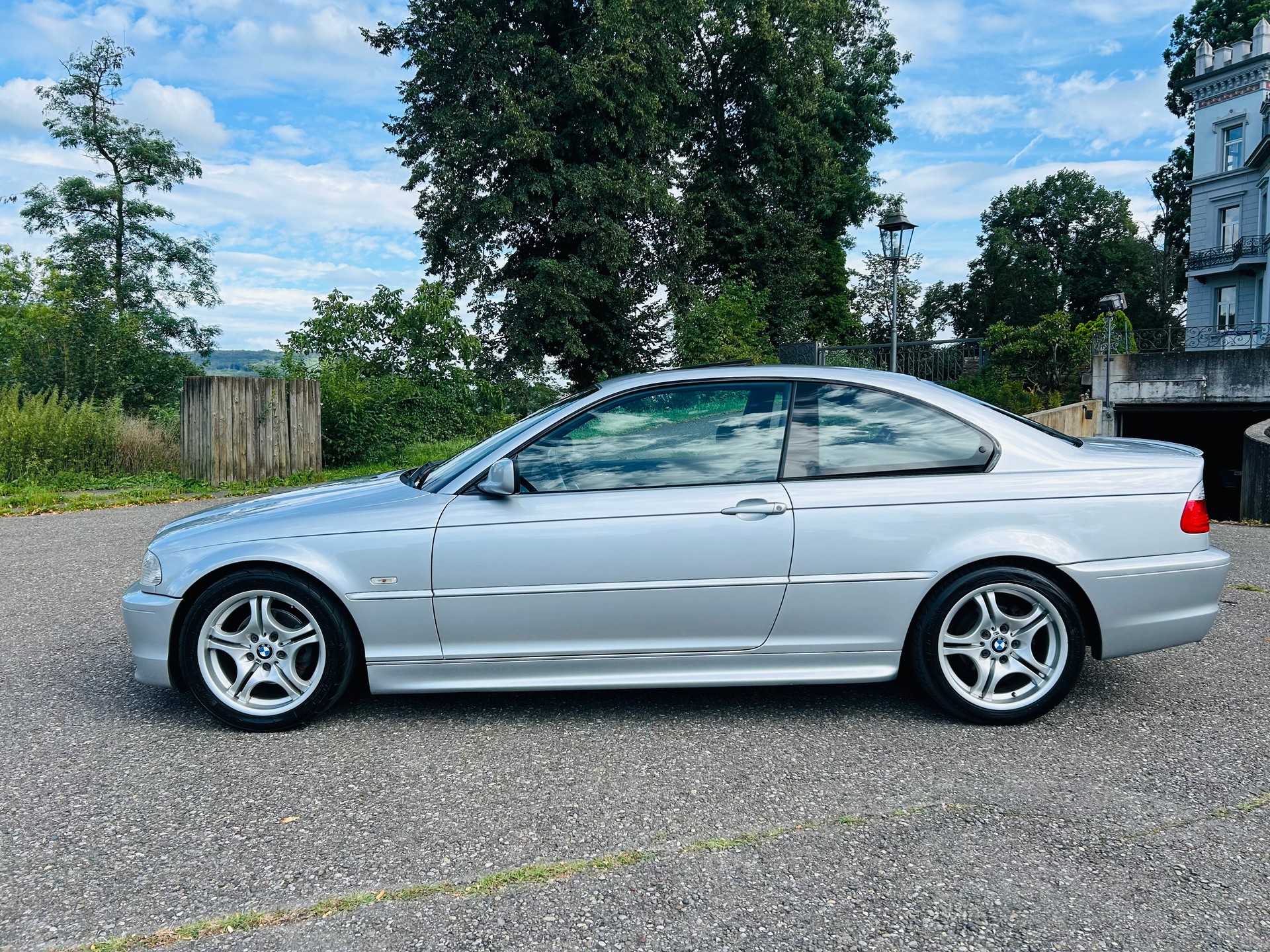 BMW 320Ci Coupé-image-2