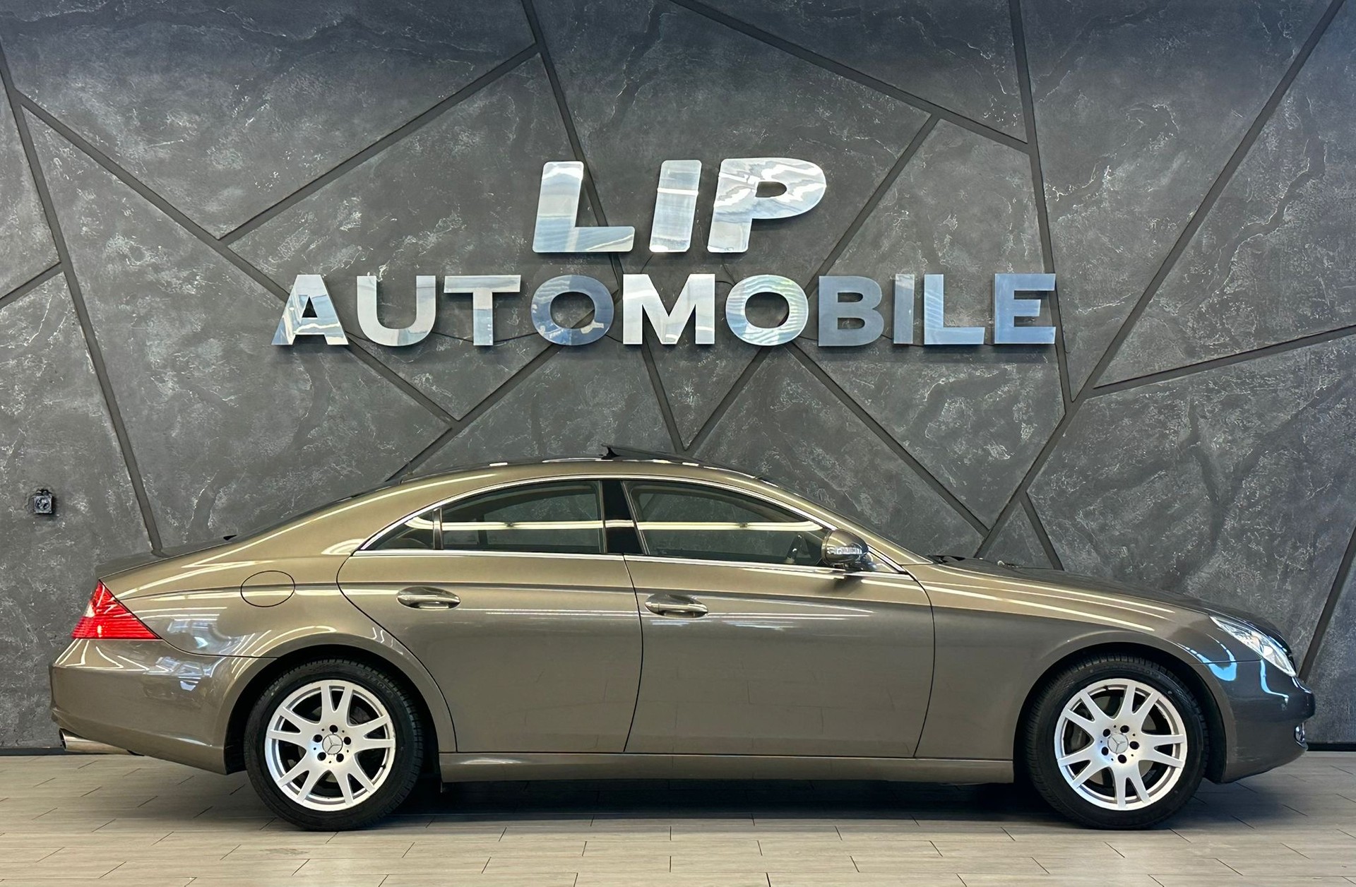 MERCEDES-BENZ CLS 350 7G-Tronic-showroom-element-3