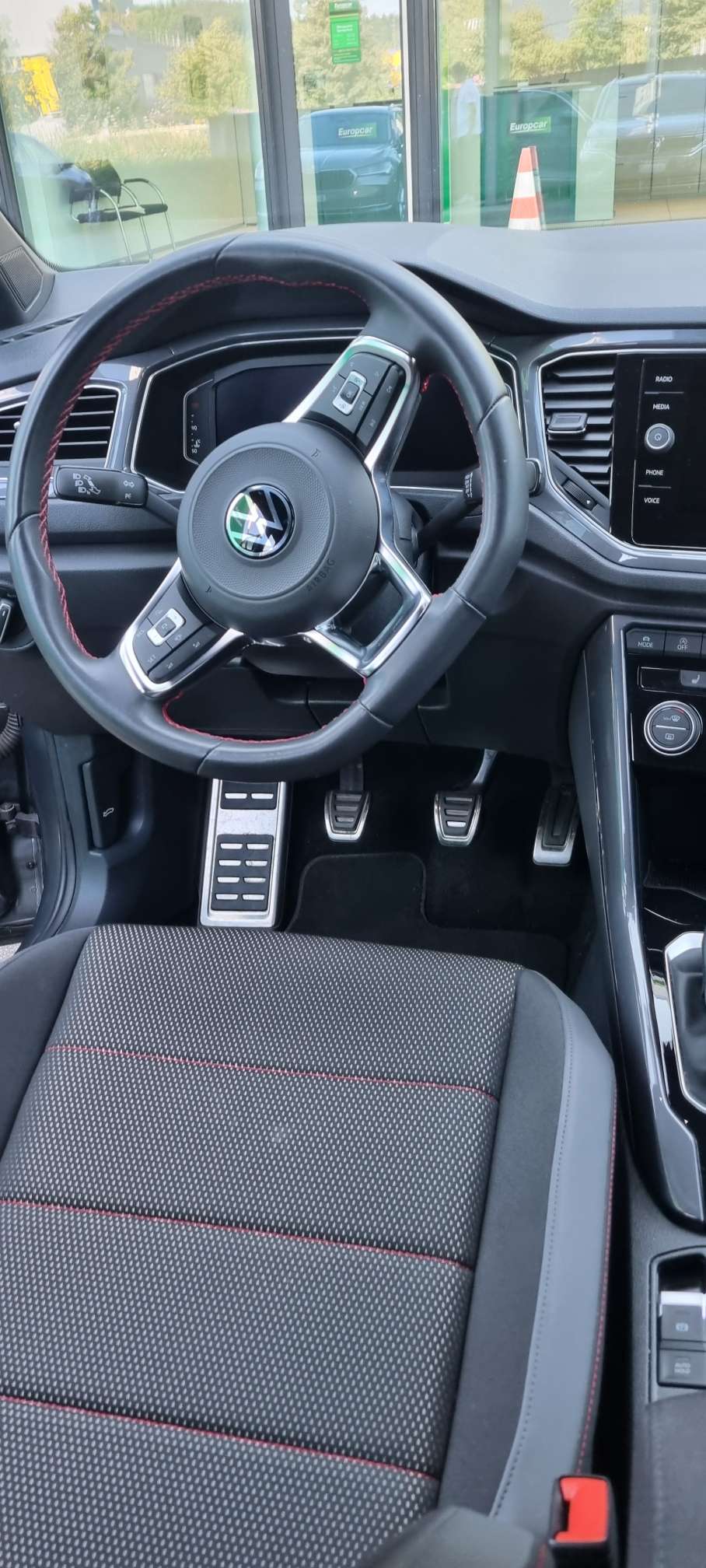VW T-Roc 1.5 TSI EVO Advance-image-5