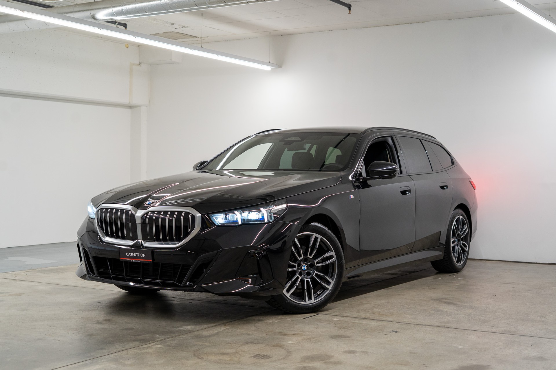 BMW 520d xDrive Touring M Sport / 360°Kamera / HarmanKardon / HeadUp Display