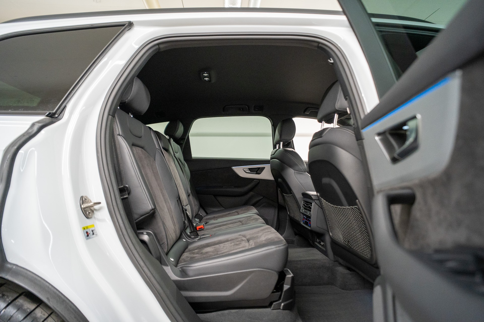 AUDI SQ7 4.0 V8 TDI quattro T-Tronic-image-13