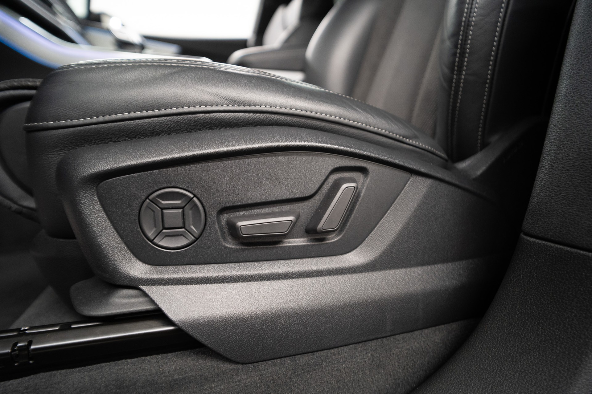 AUDI SQ7 4.0 V8 TDI quattro T-Tronic-image-22