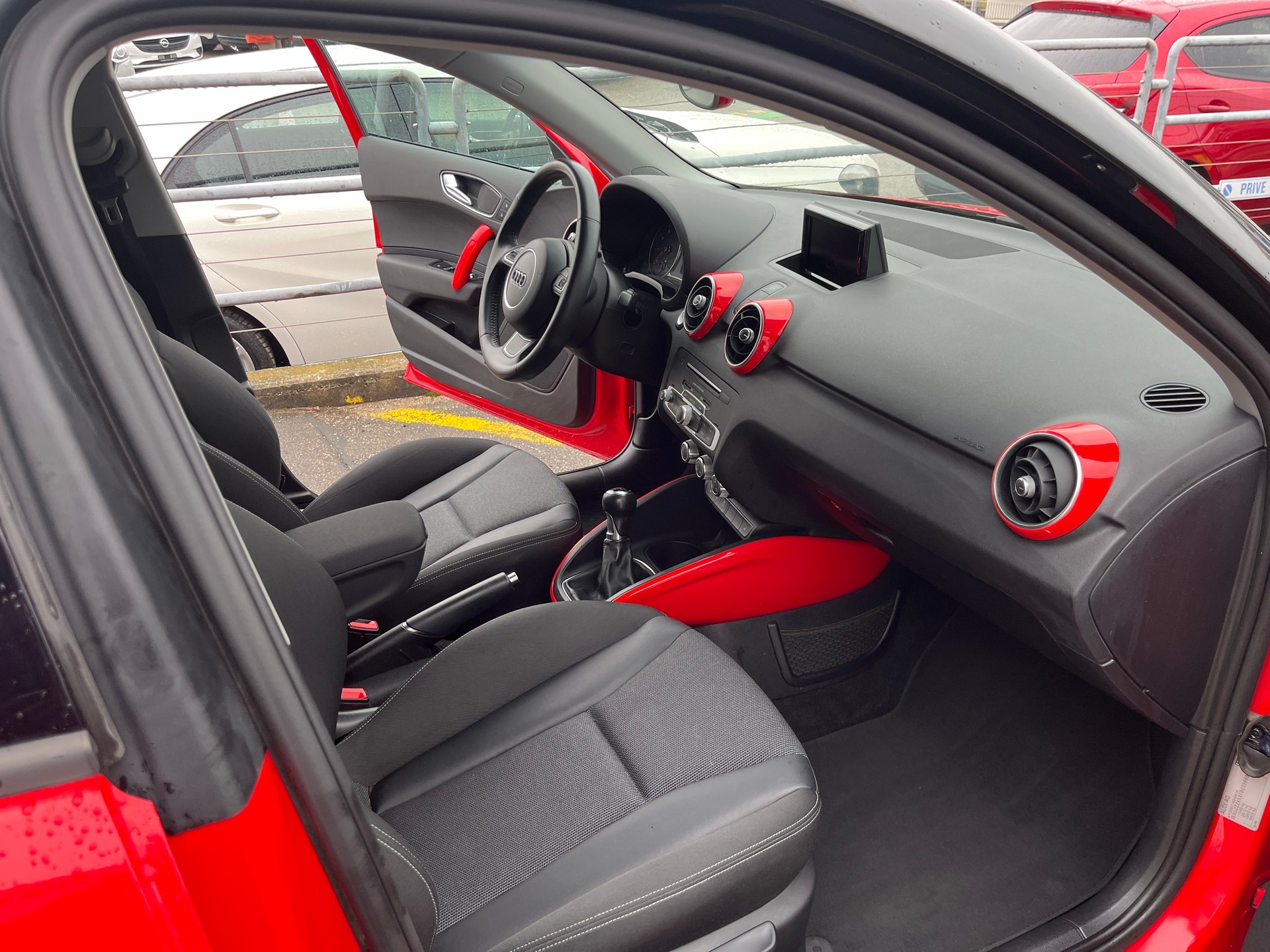 AUDI A1 Sportback 1.0 TFSI Sport-image-8