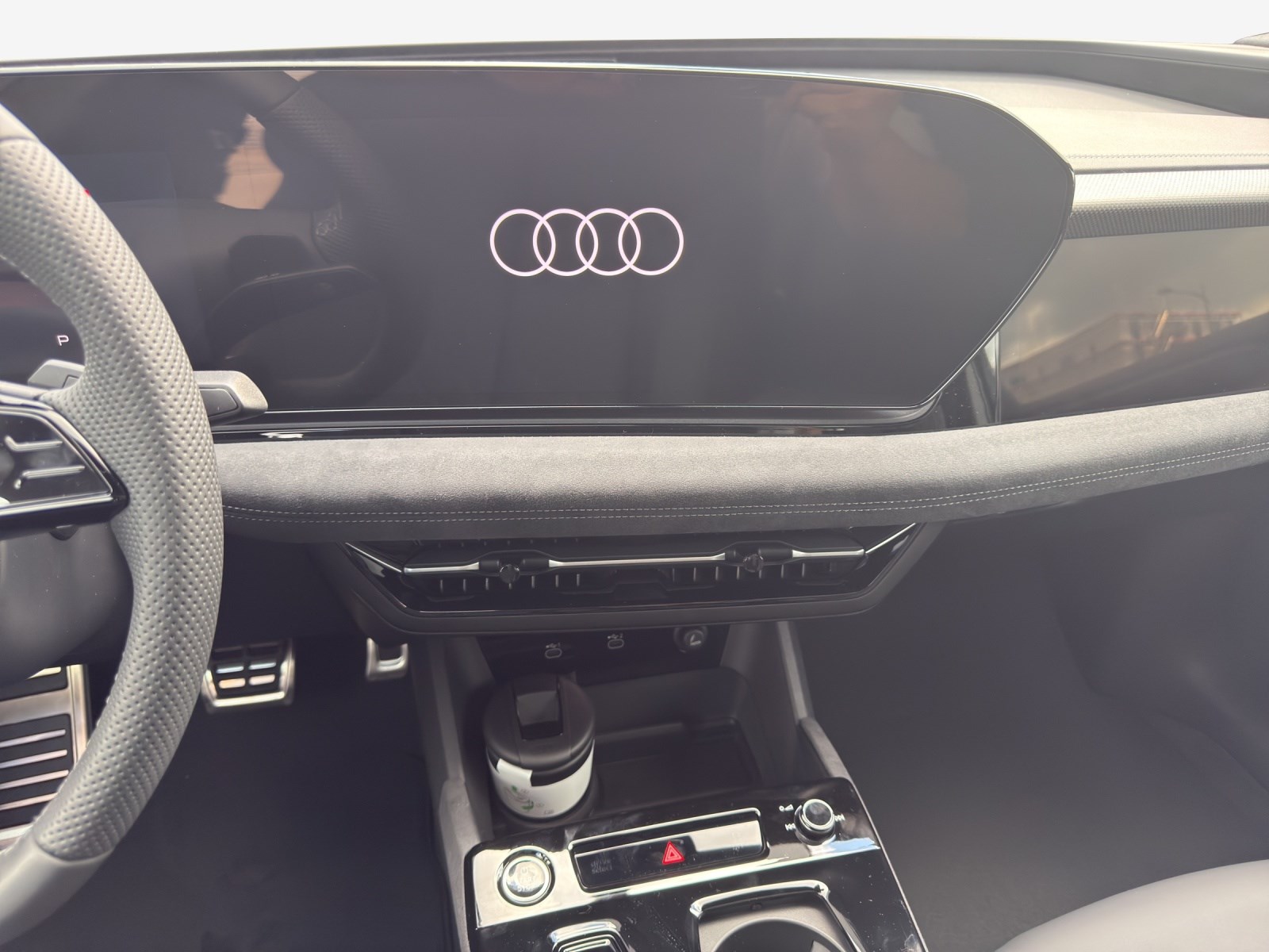 AUDI A6 Sportback e-tron quattro-image-10