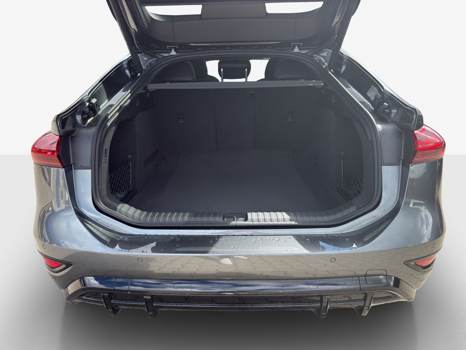 AUDI A6 Sportback e-tron quattro-image-12