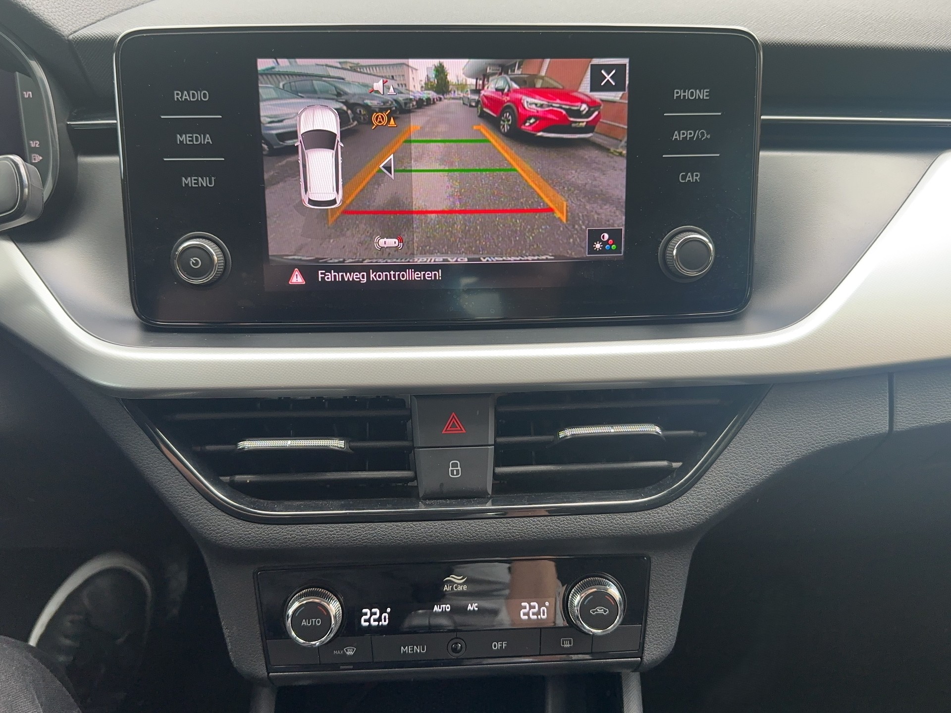 SKODA Kamiq 1.0 TSI Ambition Aut. Rückfahrkamera / Apple Car Play-image-14