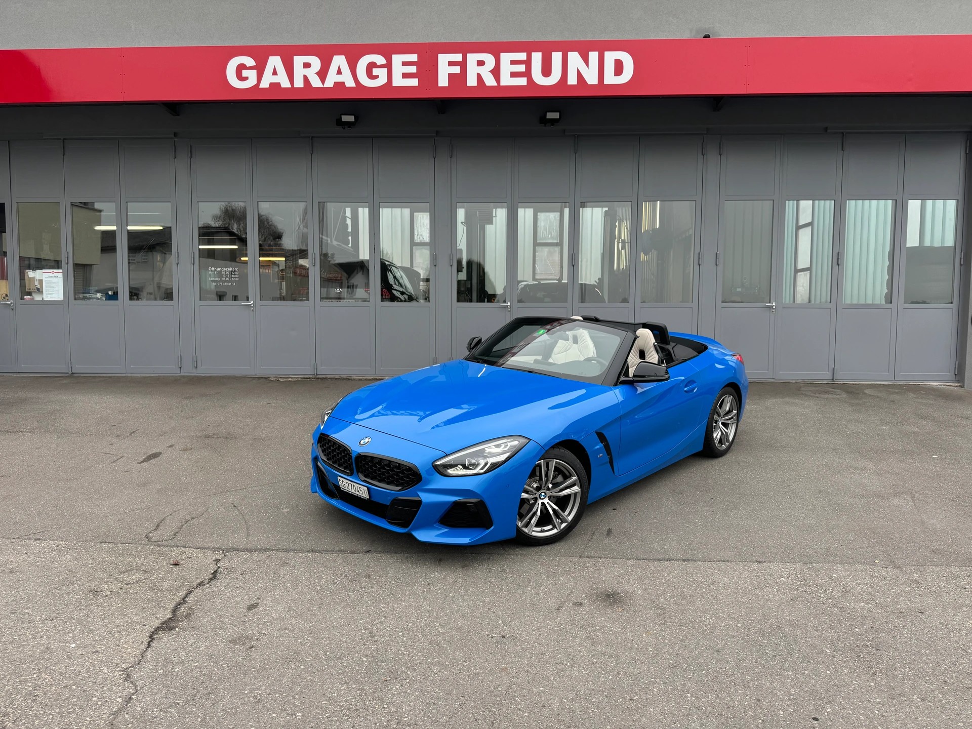 BMW Z4 sDrive 20i M Sport-showroom-element-3